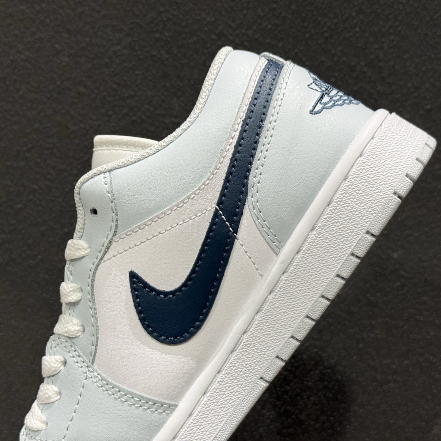 Nike AIR JORDAN 1 LOW 乔1 低帮复古文化篮球鞋 553558-400-Top High Quatity Cheap Sneakers Fashion Clothing Clothes Bags handbags Shoes of all Brand wholesale With The best Quality And Beautiful Price from China Factory Chinese suppliers wholesaler seller Nike AIR JORDAN 1 LOW 乔1 低帮复古文化篮球鞋 553558-400