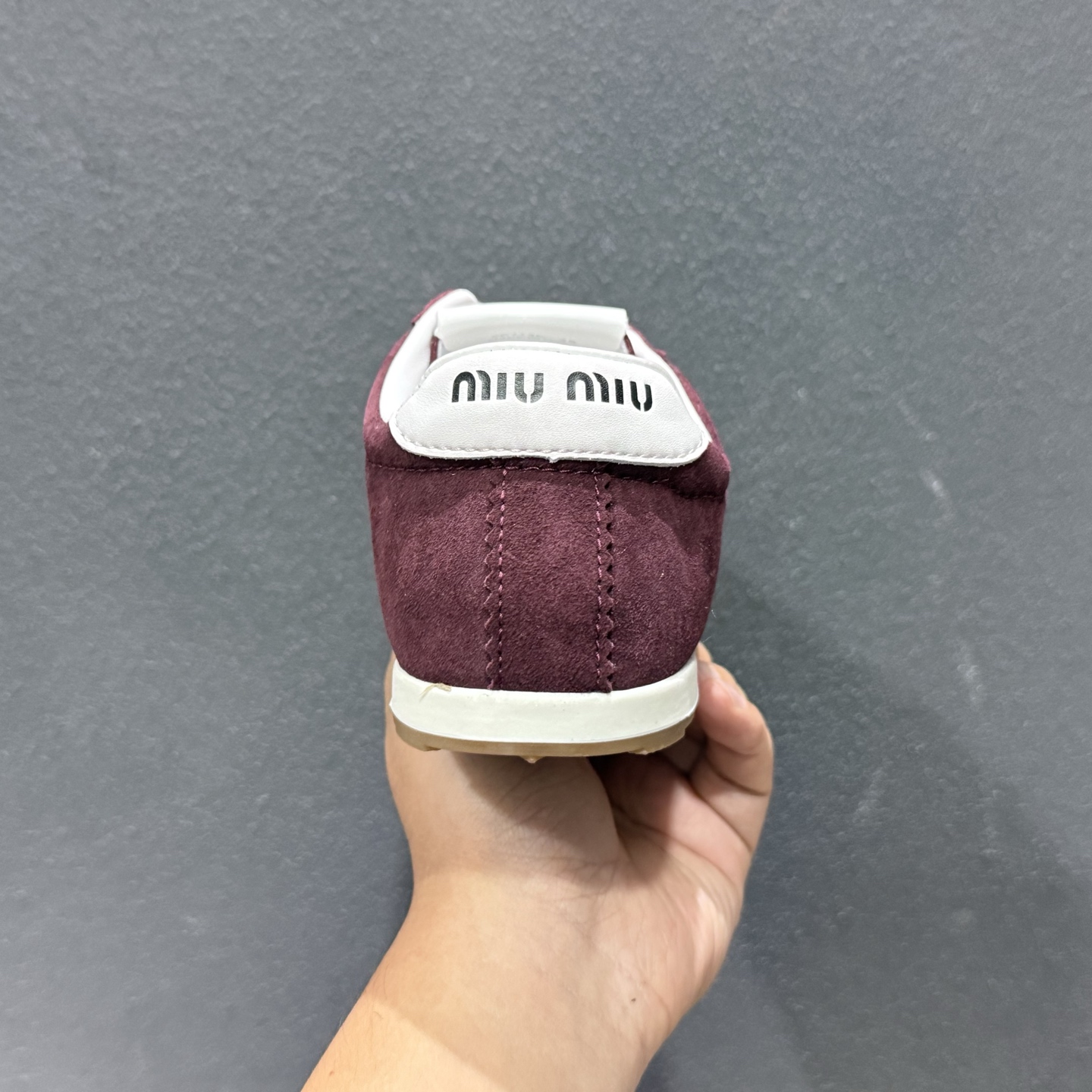 MiuMiu Plume 缪缪平底系带薄底低帮生活休闲德训鞋 酒红-Top High Quatity Cheap Sneakers Fashion Clothing Clothes Bags handbags Shoes of all Brand wholesale With The best Quality And Beautiful Price from China Factory Chinese suppliers wholesaler seller MiuMiu Plume 缪缪平底系带薄底低帮生活休闲德训鞋 酒红