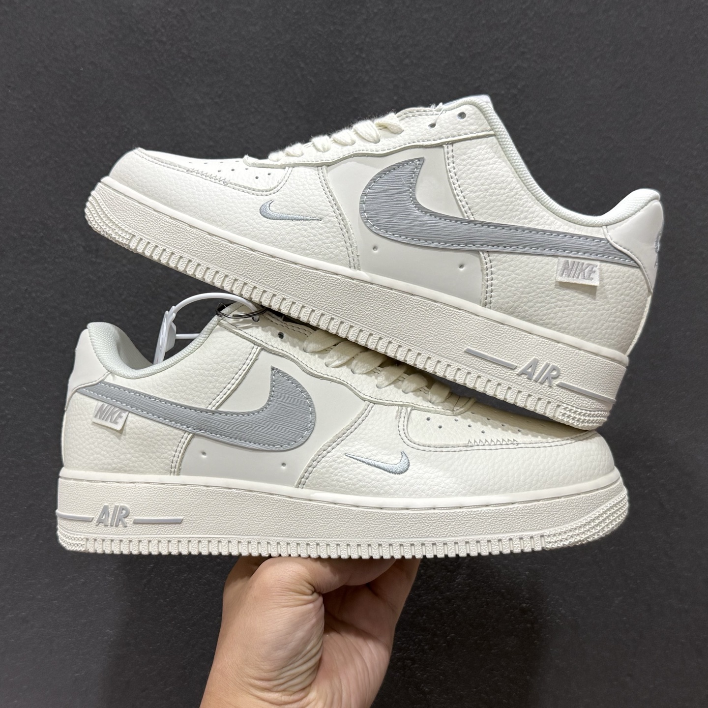 经典焕新 脚感升级 AIR FORCE 1 传奇空军一号板鞋 DN9688-110-Top High Quatity Cheap Sneakers Fashion Clothing Clothes Bags handbags Shoes of all Brand wholesale With The best Quality And Beautiful Price from China Factory Chinese suppliers wholesaler seller 经典焕新 脚感升级 AIR FORCE 1 传奇空军一号板鞋 DN9688-110