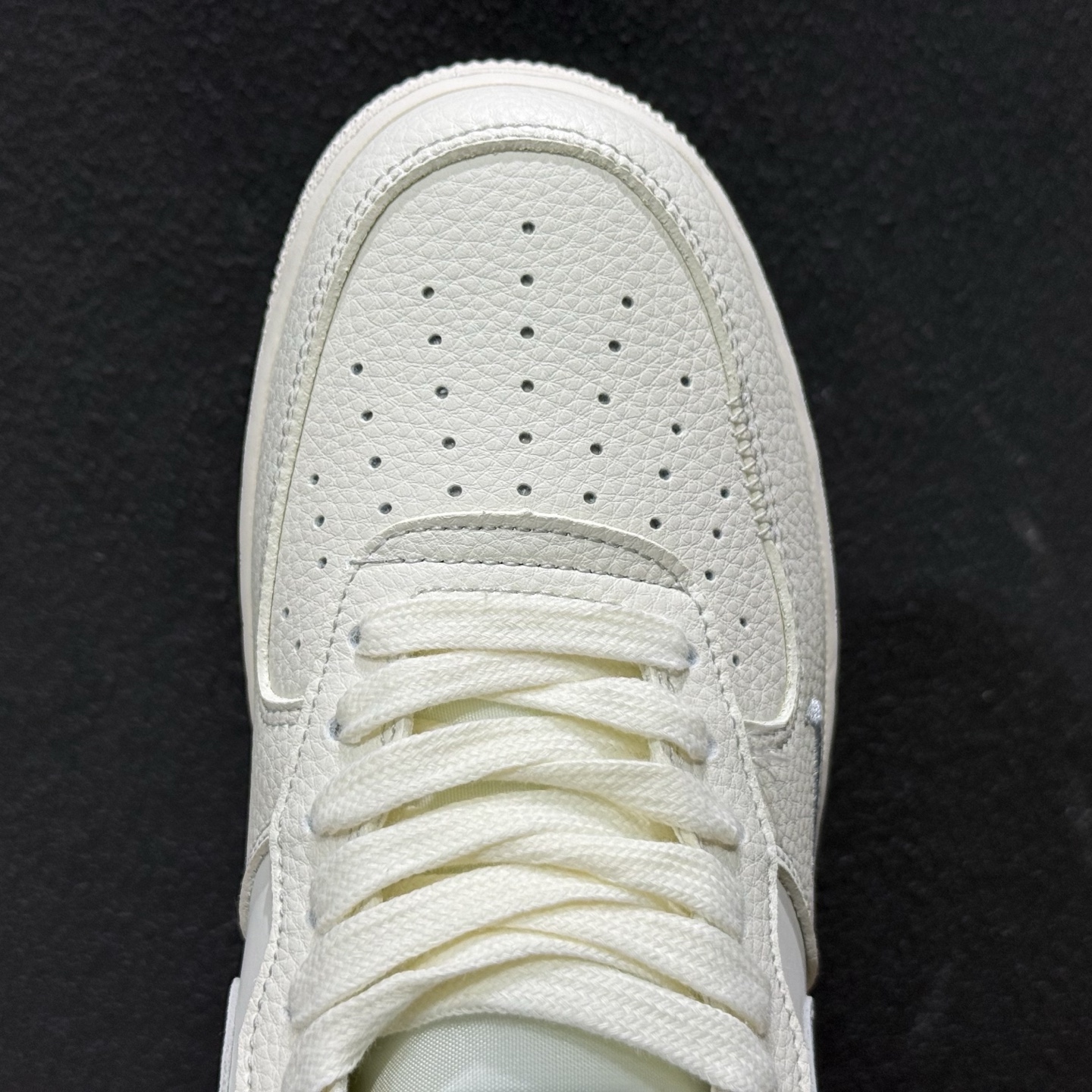 经典焕新 脚感升级 AIR FORCE 1 传奇空军一号板鞋 DN9688-110-Top High Quatity Cheap Sneakers Fashion Clothing Clothes Bags handbags Shoes of all Brand wholesale With The best Quality And Beautiful Price from China Factory Chinese suppliers wholesaler seller 经典焕新 脚感升级 AIR FORCE 1 传奇空军一号板鞋 DN9688-110