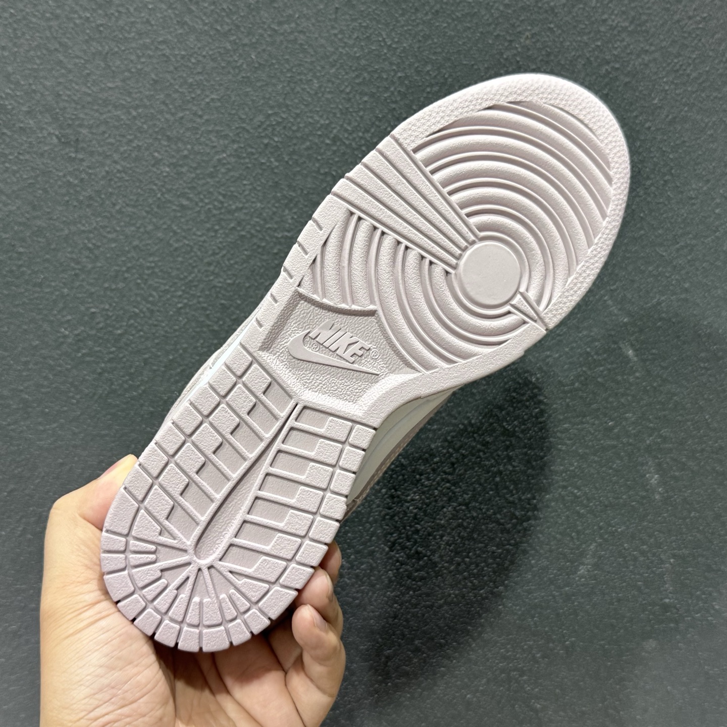 Nike SB Dunk Low 淡粉色 低帮休闲板鞋 IM6572-103-Top High Quatity Cheap Sneakers Fashion Clothing Clothes Bags handbags Shoes of all Brand wholesale With The best Quality And Beautiful Price from China Factory Chinese suppliers wholesaler seller Nike SB Dunk Low 淡粉色 低帮休闲板鞋 IM6572-103