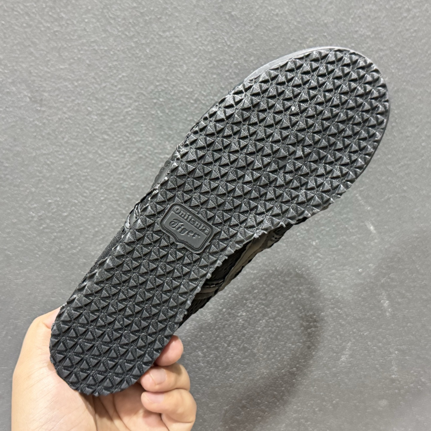 Onitsuka Tiger鬼塚虎 MEXICO 66 TGRS 黑色 1182A705-001-Top High Quatity Cheap Sneakers Fashion Clothing Clothes Bags handbags Shoes of all Brand wholesale With The best Quality And Beautiful Price from China Factory Chinese suppliers wholesaler seller Onitsuka Tiger鬼塚虎 MEXICO 66 TGRS 黑色 1182A705-001
