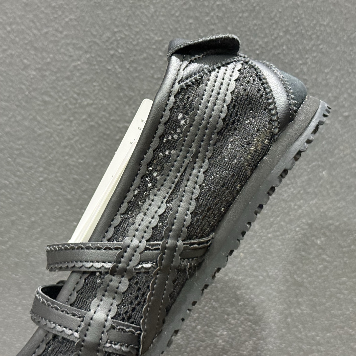 Onitsuka Tiger鬼塚虎 MEXICO 66 TGRS 黑色 1182A705-001-Top High Quatity Cheap Sneakers Fashion Clothing Clothes Bags handbags Shoes of all Brand wholesale With The best Quality And Beautiful Price from China Factory Chinese suppliers wholesaler seller Onitsuka Tiger鬼塚虎 MEXICO 66 TGRS 黑色 1182A705-001