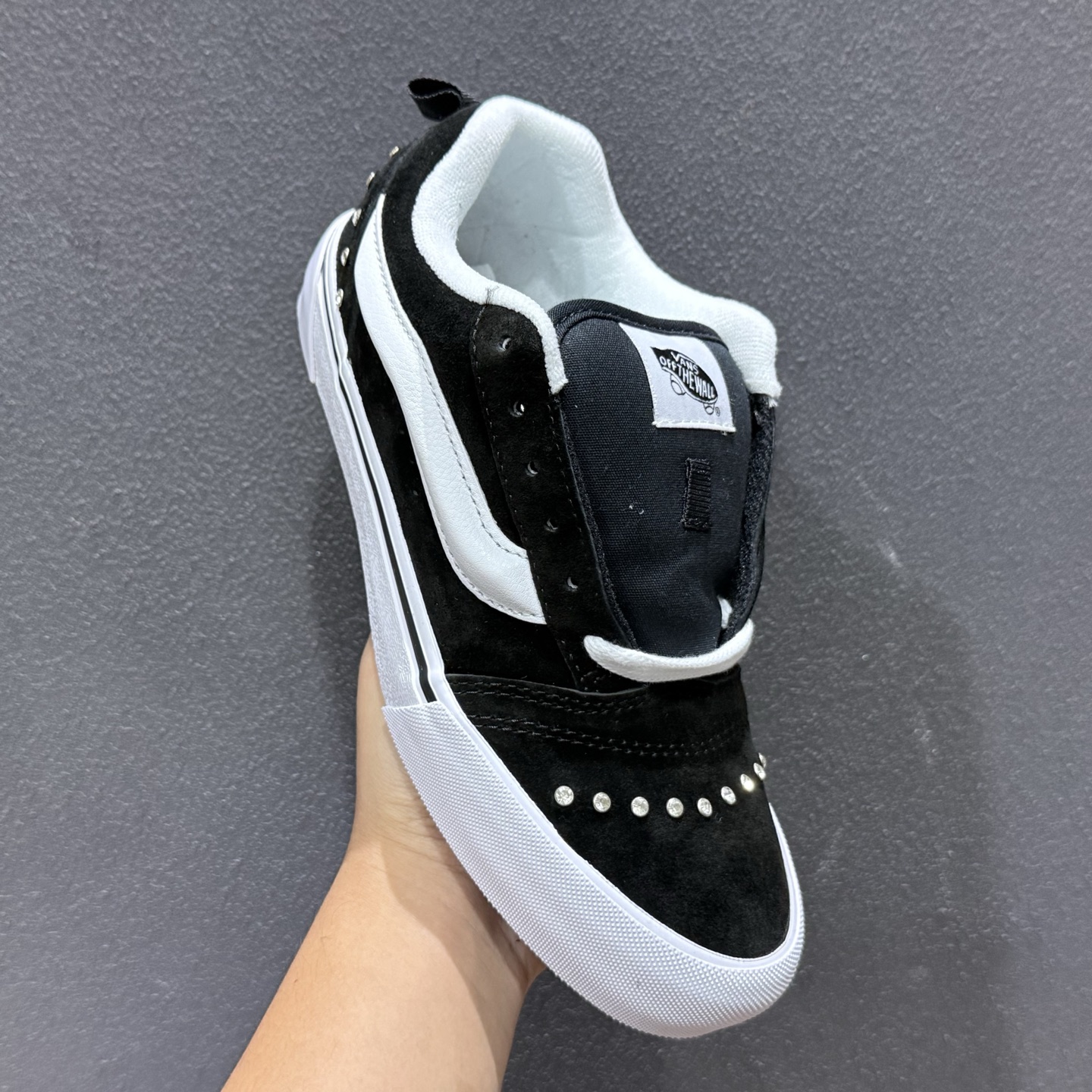 Vans Knu Skool 碎钻铆钉面包鞋 VN000D75Y28-Top High Quatity Cheap Sneakers Fashion Clothing Clothes Bags handbags Shoes of all Brand wholesale With The best Quality And Beautiful Price from China Factory Chinese suppliers wholesaler seller Vans Knu Skool 碎钻铆钉面包鞋 VN000D75Y28