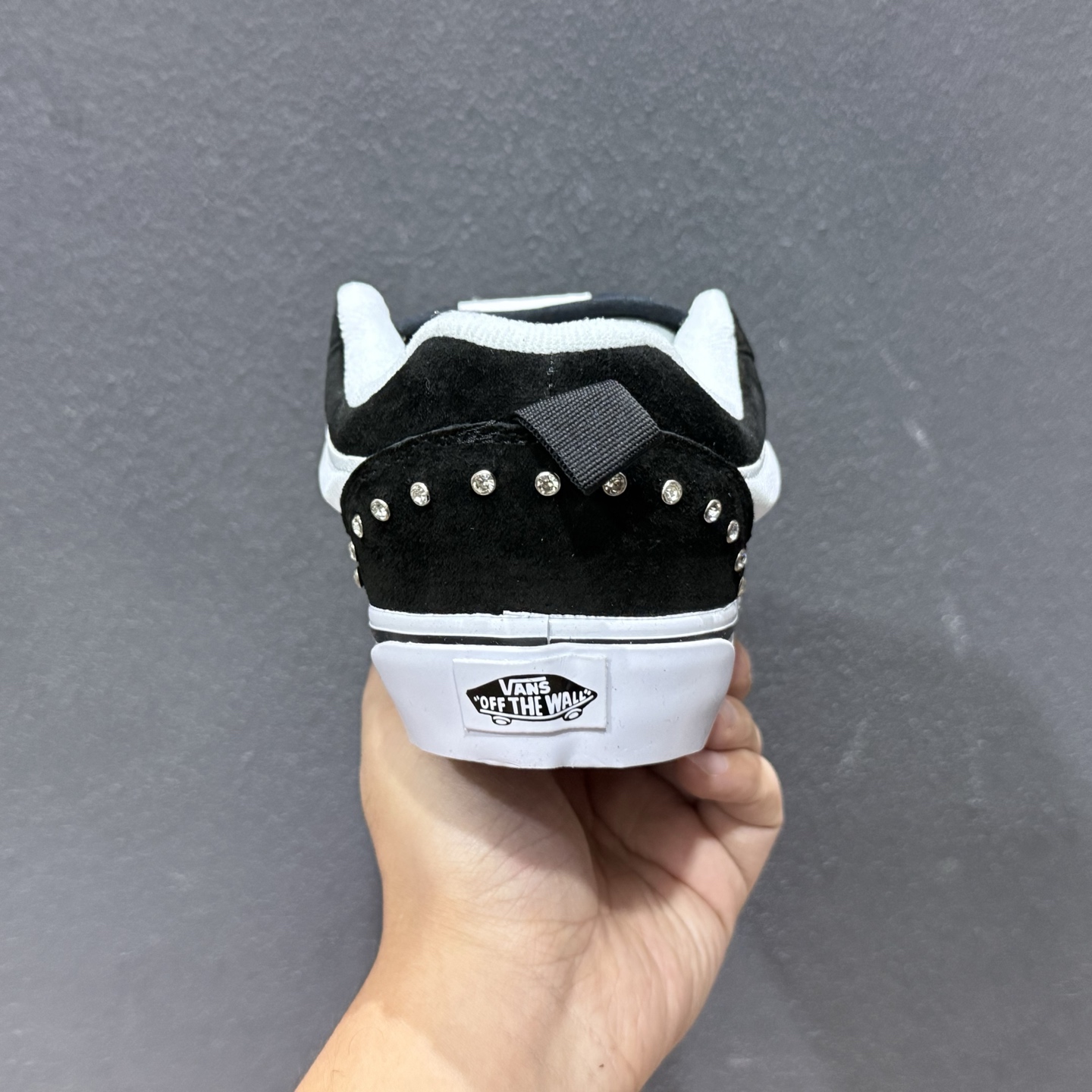 Vans Knu Skool 碎钻铆钉面包鞋 VN000D75Y28-Top High Quatity Cheap Sneakers Fashion Clothing Clothes Bags handbags Shoes of all Brand wholesale With The best Quality And Beautiful Price from China Factory Chinese suppliers wholesaler seller Vans Knu Skool 碎钻铆钉面包鞋 VN000D75Y28