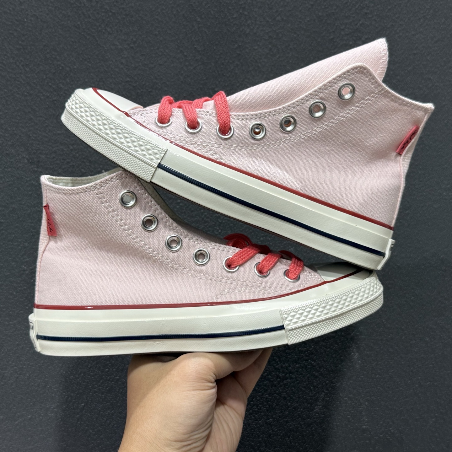 Converse Chuck 70 SNL 樱花粉 延续70s的经典鞋型工艺搭配粉色鞋面和橙色鞋带 A18854C-Top High Quatity Cheap Sneakers Fashion Clothing Clothes Bags handbags Shoes of all Brand wholesale With The best Quality And Beautiful Price from China Factory Chinese suppliers wholesaler seller Converse Chuck 70 SNL 樱花粉 延续70s的经典鞋型工艺搭配粉色鞋面和橙色鞋带 A18854C