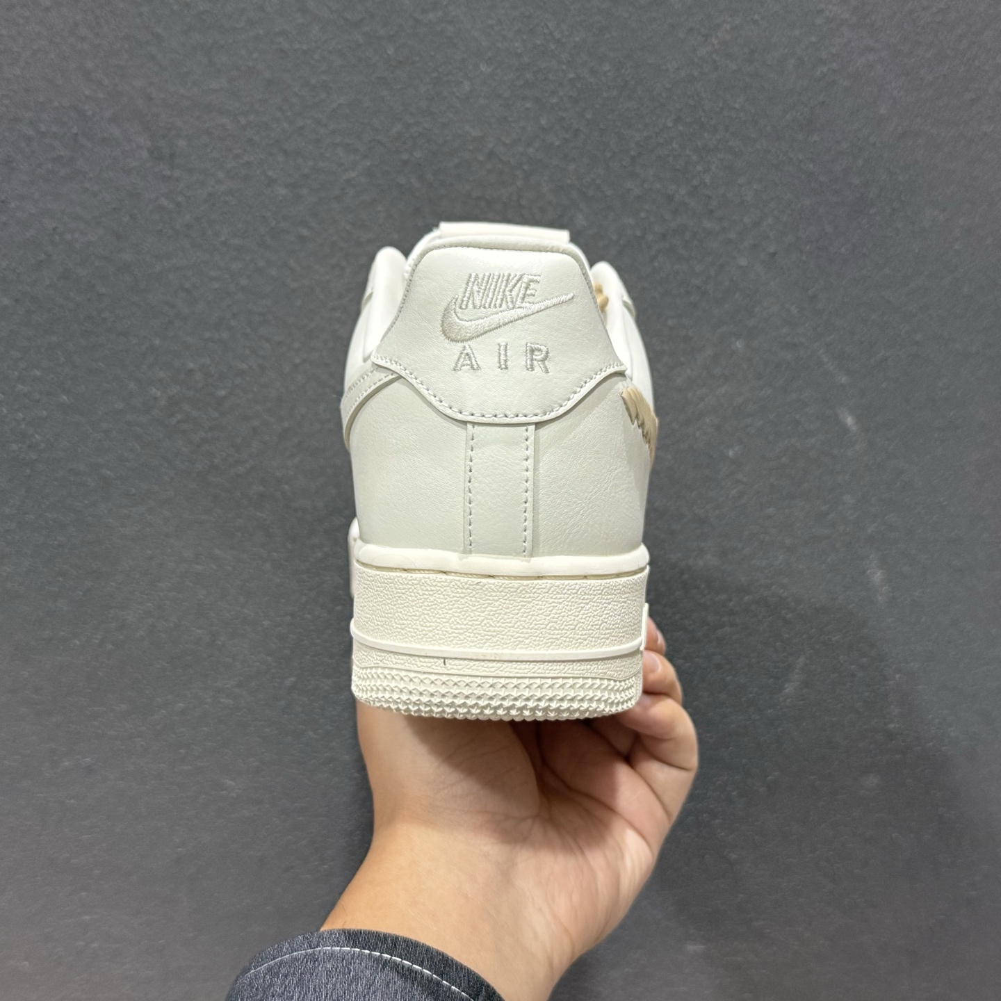 NK Air Force 1 空军一号休闲板鞋 IR7011-121-Top High Quatity Cheap Sneakers Fashion Clothing Clothes Bags handbags Shoes of all Brand wholesale With The best Quality And Beautiful Price from China Factory Chinese suppliers wholesaler seller NK Air Force 1 空军一号休闲板鞋 IR7011-121