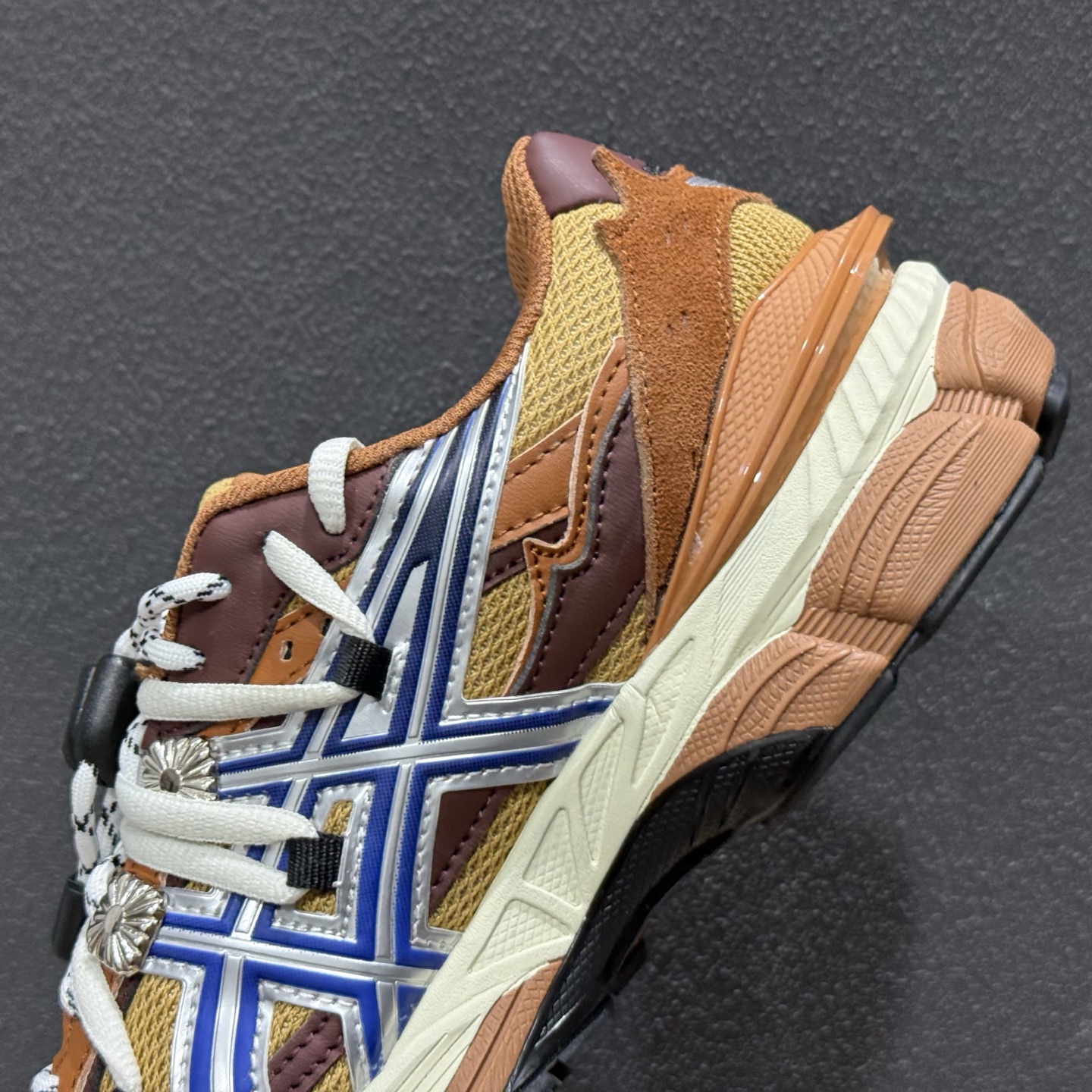 Asics Gel-Cumulus 16 亚瑟士 防滑耐磨 休闲运动鞋 1203B115-100
