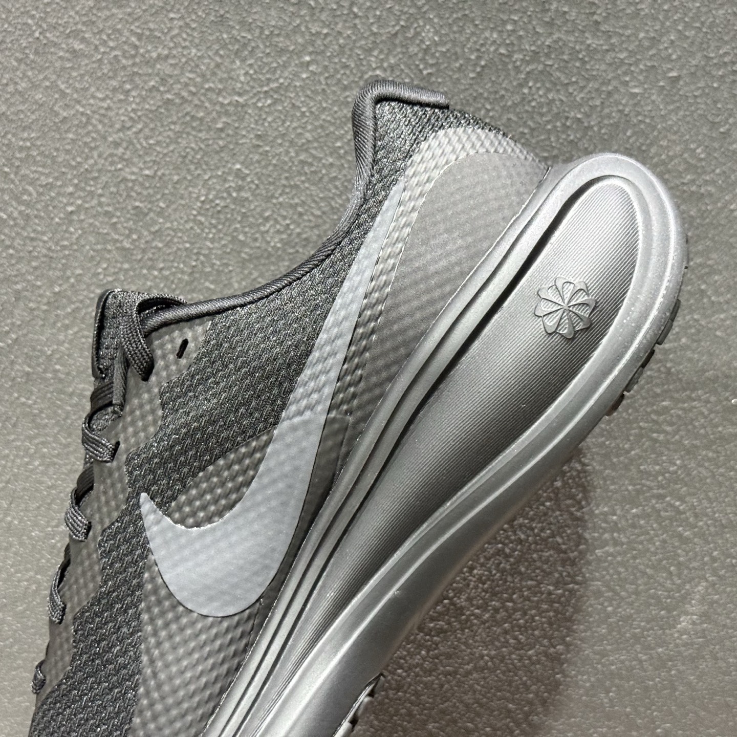 Nike REVOLUTION 8 跑步鞋 黑武士 HJ9198-002-Top High Quatity Cheap Sneakers Fashion Clothing Clothes Bags handbags Shoes of all Brand wholesale With The best Quality And Beautiful Price from China Factory Chinese suppliers wholesaler seller Nike REVOLUTION 8 跑步鞋 黑武士 HJ9198-002