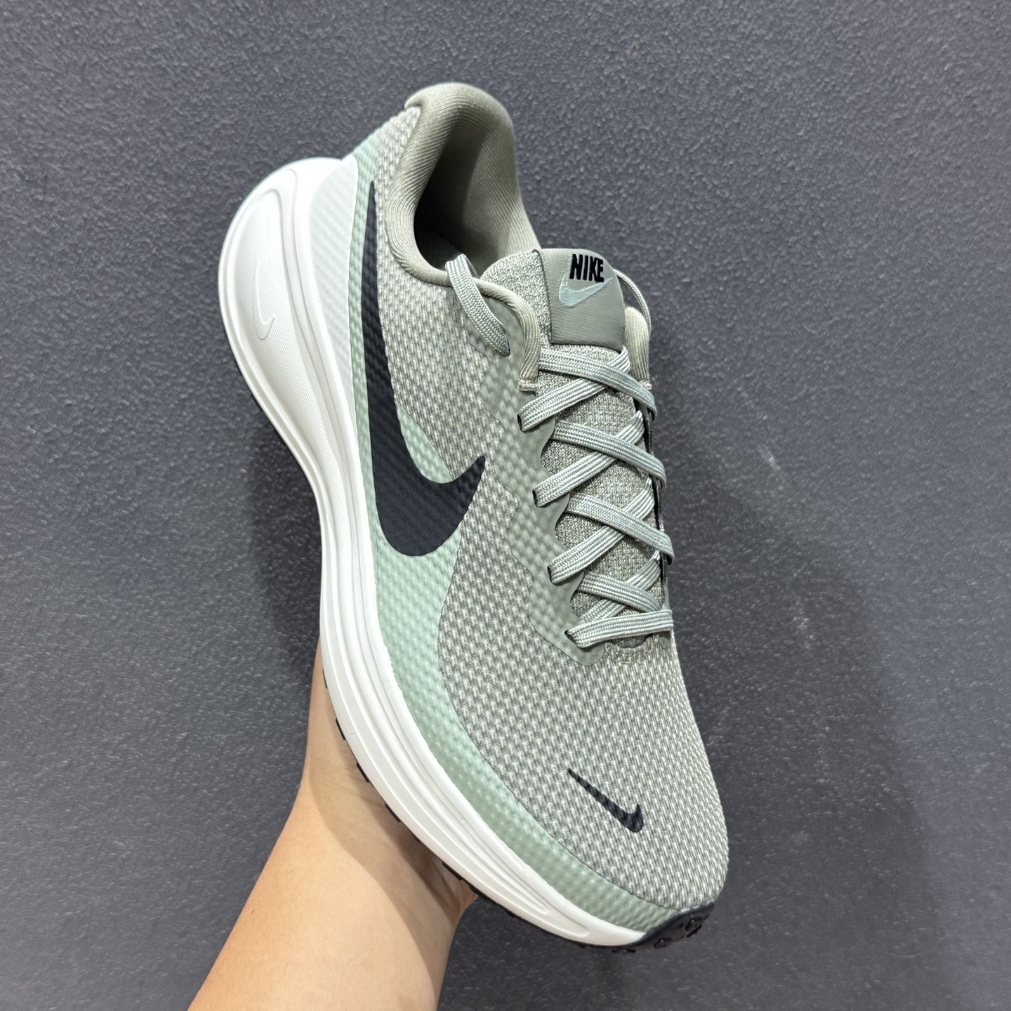 Nike REVOLUTION 8 跑步鞋 HJ9198-300-Top High Quatity Cheap Sneakers Fashion Clothing Clothes Bags handbags Shoes of all Brand wholesale With The best Quality And Beautiful Price from China Factory Chinese suppliers wholesaler seller Nike REVOLUTION 8 跑步鞋 HJ9198-300