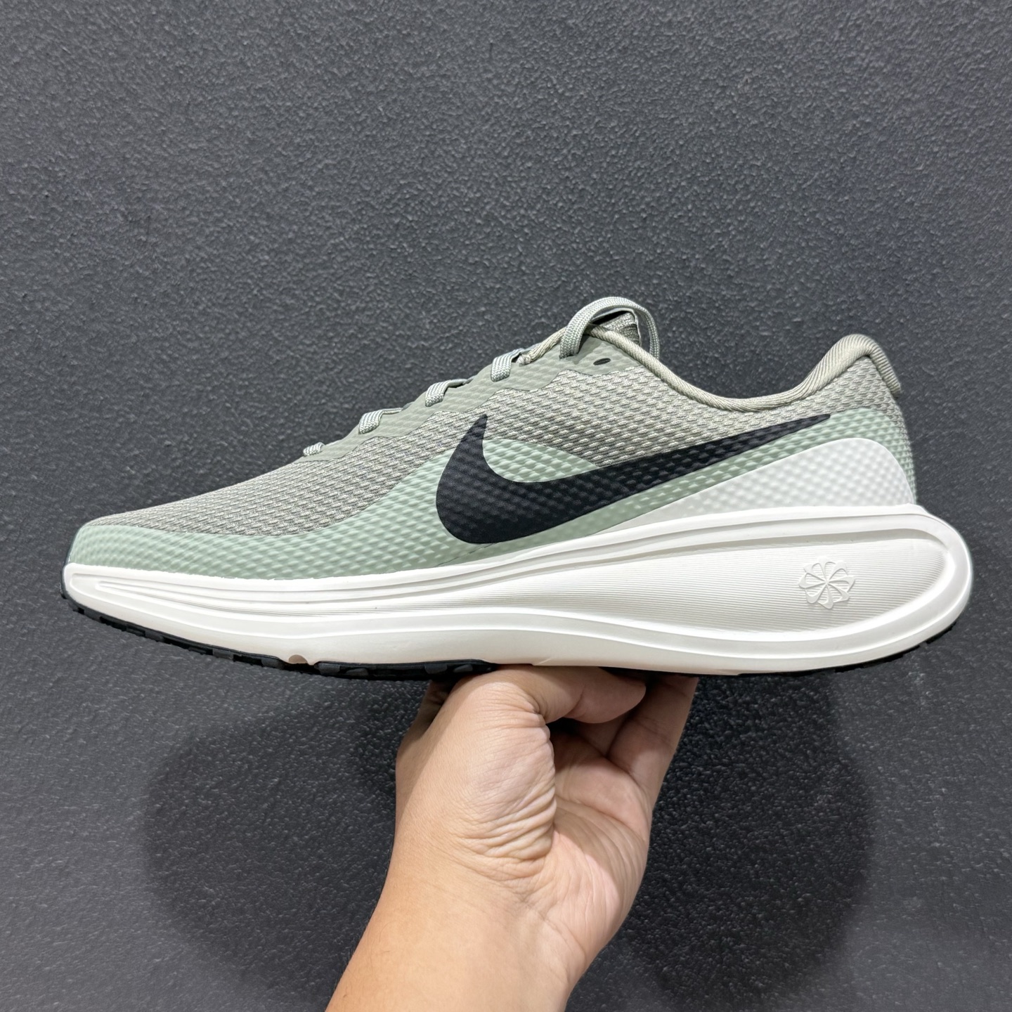 Nike REVOLUTION 8 跑步鞋 HJ9198-300-Top High Quatity Cheap Sneakers Fashion Clothing Clothes Bags handbags Shoes of all Brand wholesale With The best Quality And Beautiful Price from China Factory Chinese suppliers wholesaler seller Nike REVOLUTION 8 跑步鞋 HJ9198-300