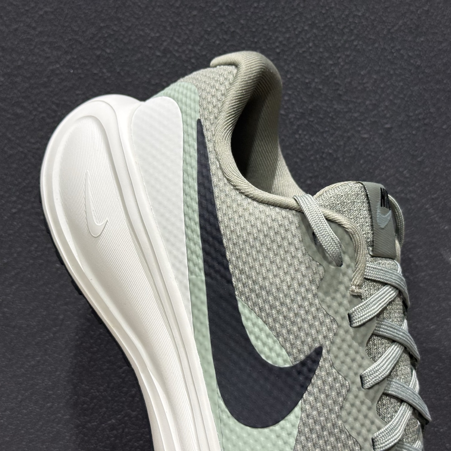Nike REVOLUTION 8 跑步鞋 HJ9198-300-Top High Quatity Cheap Sneakers Fashion Clothing Clothes Bags handbags Shoes of all Brand wholesale With The best Quality And Beautiful Price from China Factory Chinese suppliers wholesaler seller Nike REVOLUTION 8 跑步鞋 HJ9198-300