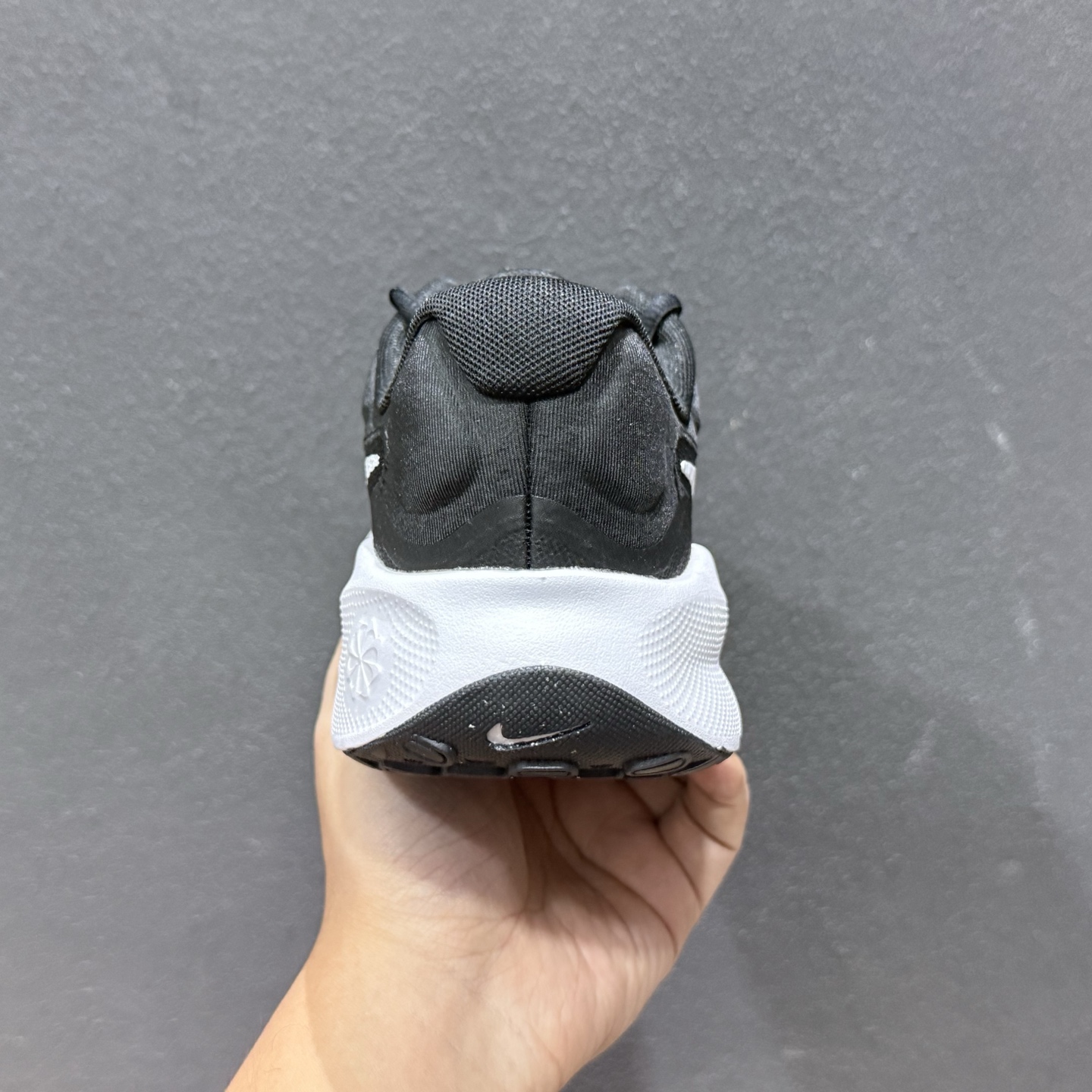 Nike REVOLUTION 8 跑步鞋 FB2207-001-Top High Quatity Cheap Sneakers Fashion Clothing Clothes Bags handbags Shoes of all Brand wholesale With The best Quality And Beautiful Price from China Factory Chinese suppliers wholesaler seller Nike REVOLUTION 8 跑步鞋 FB2207-001