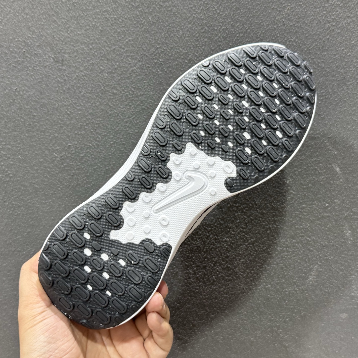 Nike REVOLUTION 8 跑步鞋 FB2207-001-Top High Quatity Cheap Sneakers Fashion Clothing Clothes Bags handbags Shoes of all Brand wholesale With The best Quality And Beautiful Price from China Factory Chinese suppliers wholesaler seller Nike REVOLUTION 8 跑步鞋 FB2207-001
