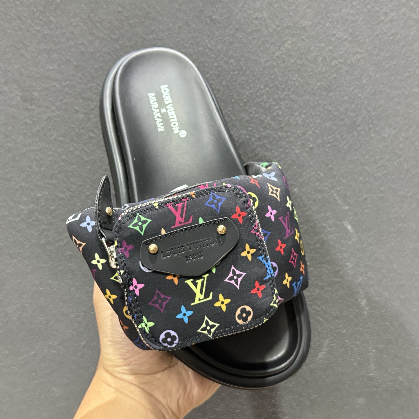 Louis Vuitton 2026 专柜 春夏新款 最高限定 专柜上新 LV情侣厚底魔术贴拖鞋-Top High Quatity Cheap Sneakers Fashion Clothing Clothes Bags handbags Shoes of all Brand wholesale With The best Quality And Beautiful Price from China Factory Chinese suppliers wholesaler seller Louis Vuitton 2026 专柜 春夏新款 最高限定 专柜上新 LV情侣厚底魔术贴拖鞋