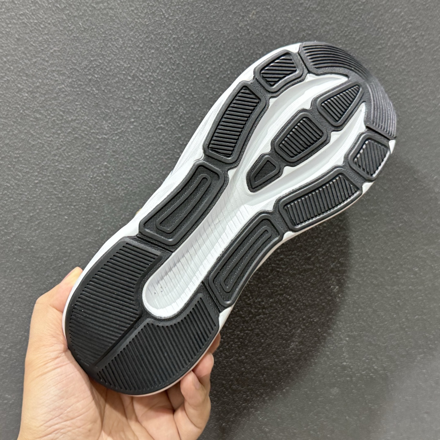 adidas Galaxy 8 阿迪超轻透气缓震跑鞋 三叶草 KJ8311-111-Top High Quatity Cheap Sneakers Fashion Clothing Clothes Bags handbags Shoes of all Brand wholesale With The best Quality And Beautiful Price from China Factory Chinese suppliers wholesaler seller adidas Galaxy 8 阿迪超轻透气缓震跑鞋 三叶草 KJ8311-111