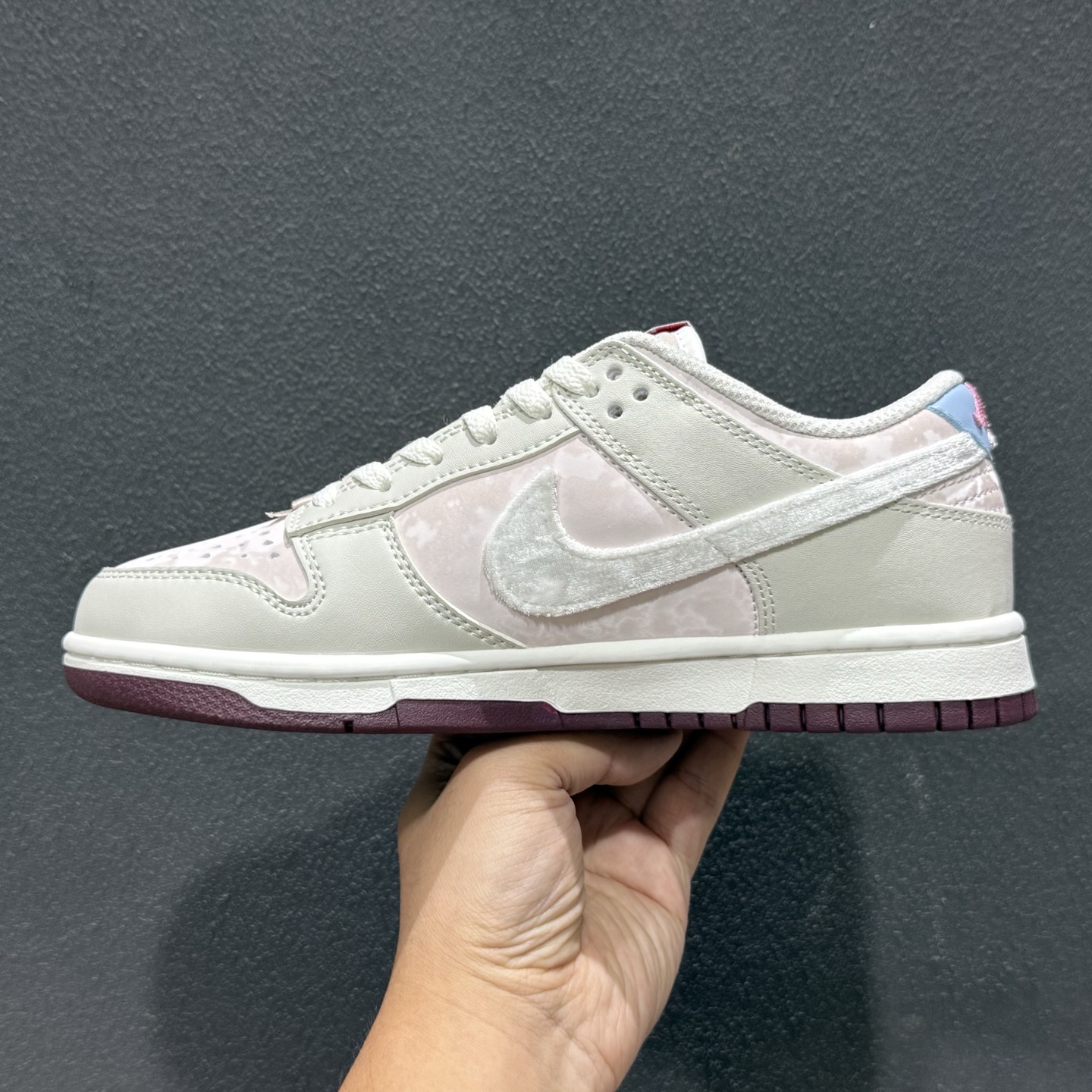 Nike SB Dunk Low 情人节限定 低帮休闲板鞋 IQ1145-610 奶白+柔雾粉-Top High Quatity Cheap Sneakers Fashion Clothing Clothes Bags handbags Shoes of all Brand wholesale With The best Quality And Beautiful Price from China Factory Chinese suppliers wholesaler seller Nike SB Dunk Low 情人节限定 低帮休闲板鞋 IQ1145-610 奶白+柔雾粉