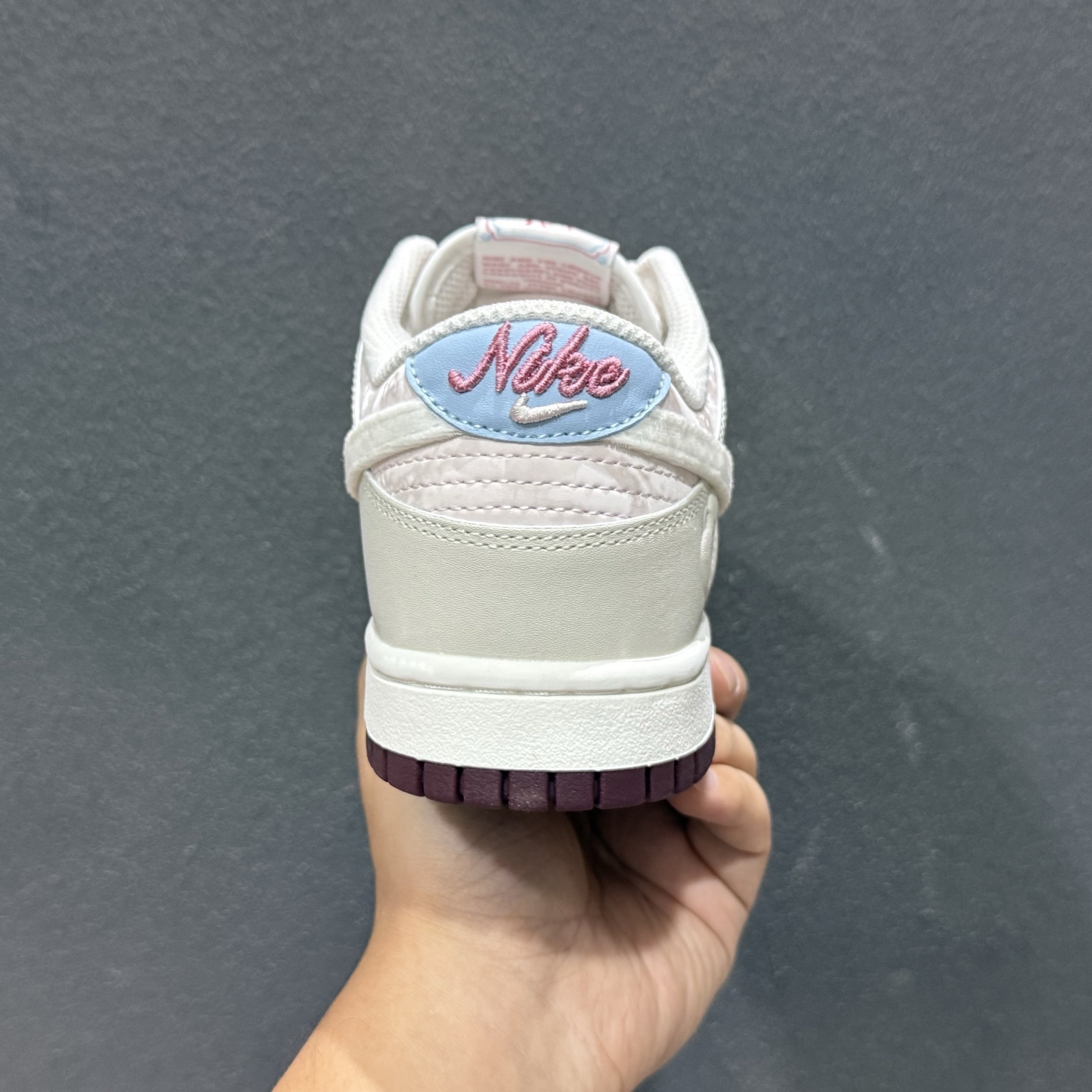 Nike SB Dunk Low 情人节限定 低帮休闲板鞋 IQ1145-610 奶白+柔雾粉-Top High Quatity Cheap Sneakers Fashion Clothing Clothes Bags handbags Shoes of all Brand wholesale With The best Quality And Beautiful Price from China Factory Chinese suppliers wholesaler seller Nike SB Dunk Low 情人节限定 低帮休闲板鞋 IQ1145-610 奶白+柔雾粉