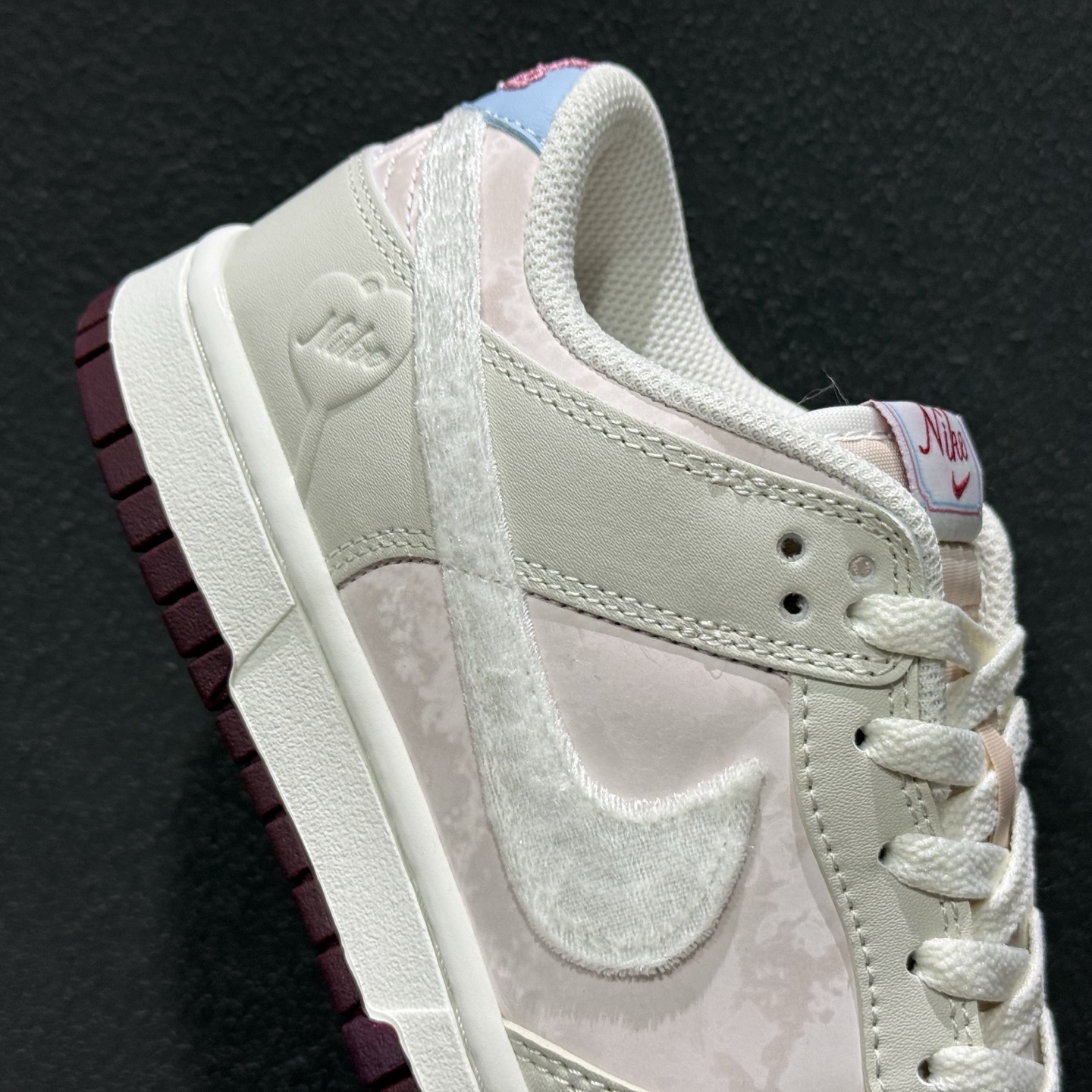 Nike SB Dunk Low 情人节限定 低帮休闲板鞋 IQ1145-610 奶白+柔雾粉-Top High Quatity Cheap Sneakers Fashion Clothing Clothes Bags handbags Shoes of all Brand wholesale With The best Quality And Beautiful Price from China Factory Chinese suppliers wholesaler seller Nike SB Dunk Low 情人节限定 低帮休闲板鞋 IQ1145-610 奶白+柔雾粉