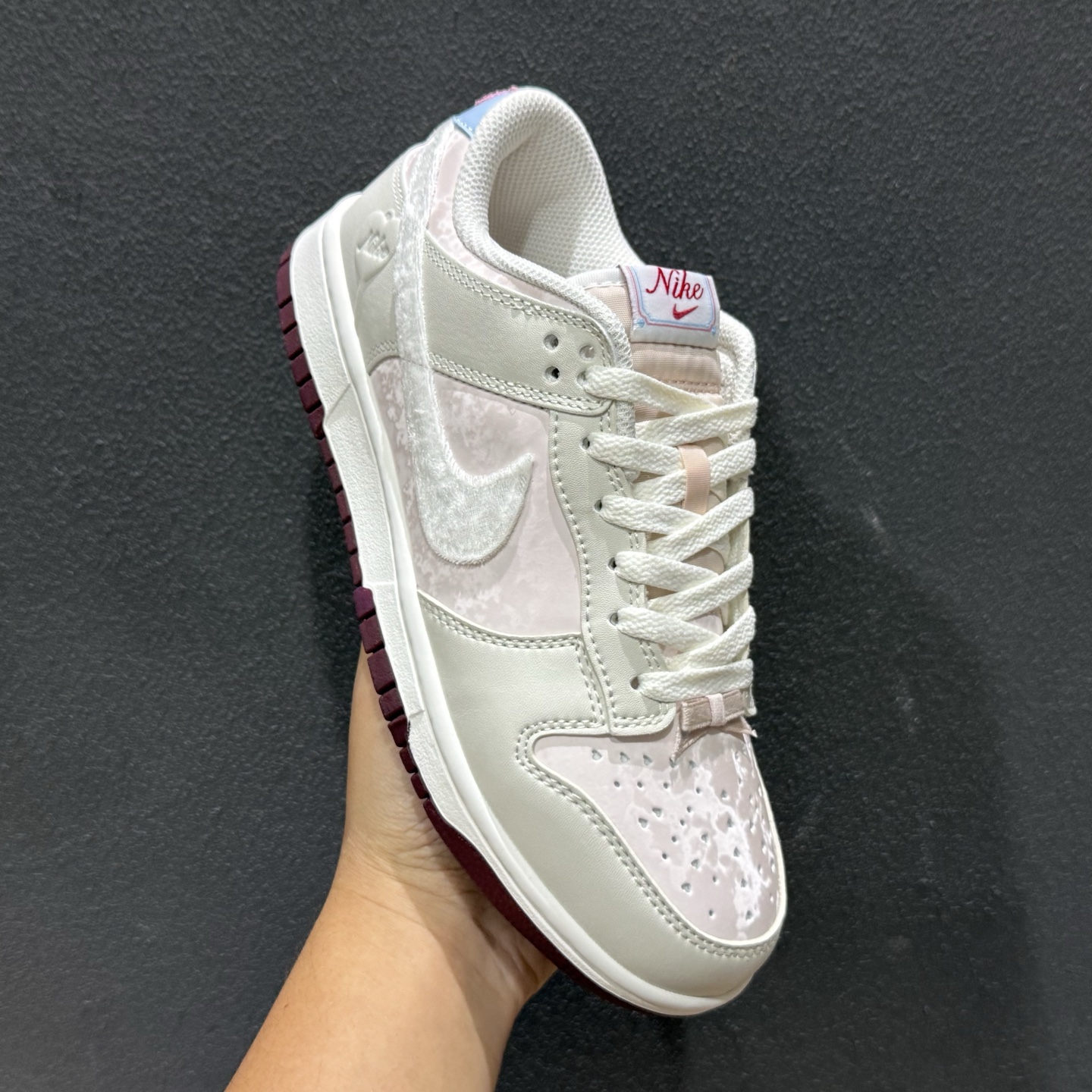 Nike SB Dunk Low 情人节限定 低帮休闲板鞋 IQ1145-610 奶白+柔雾粉-Top High Quatity Cheap Sneakers Fashion Clothing Clothes Bags handbags Shoes of all Brand wholesale With The best Quality And Beautiful Price from China Factory Chinese suppliers wholesaler seller Nike SB Dunk Low 情人节限定 低帮休闲板鞋 IQ1145-610 奶白+柔雾粉