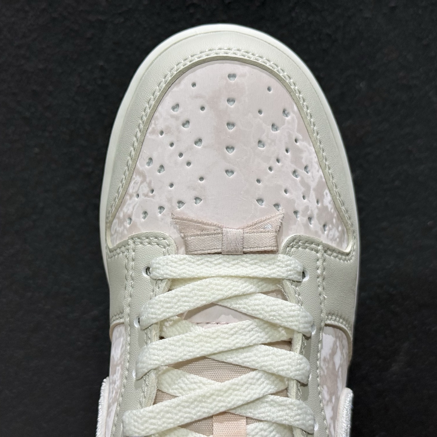 Nike SB Dunk Low 情人节限定 低帮休闲板鞋 IQ1145-610 奶白+柔雾粉-Top High Quatity Cheap Sneakers Fashion Clothing Clothes Bags handbags Shoes of all Brand wholesale With The best Quality And Beautiful Price from China Factory Chinese suppliers wholesaler seller Nike SB Dunk Low 情人节限定 低帮休闲板鞋 IQ1145-610 奶白+柔雾粉