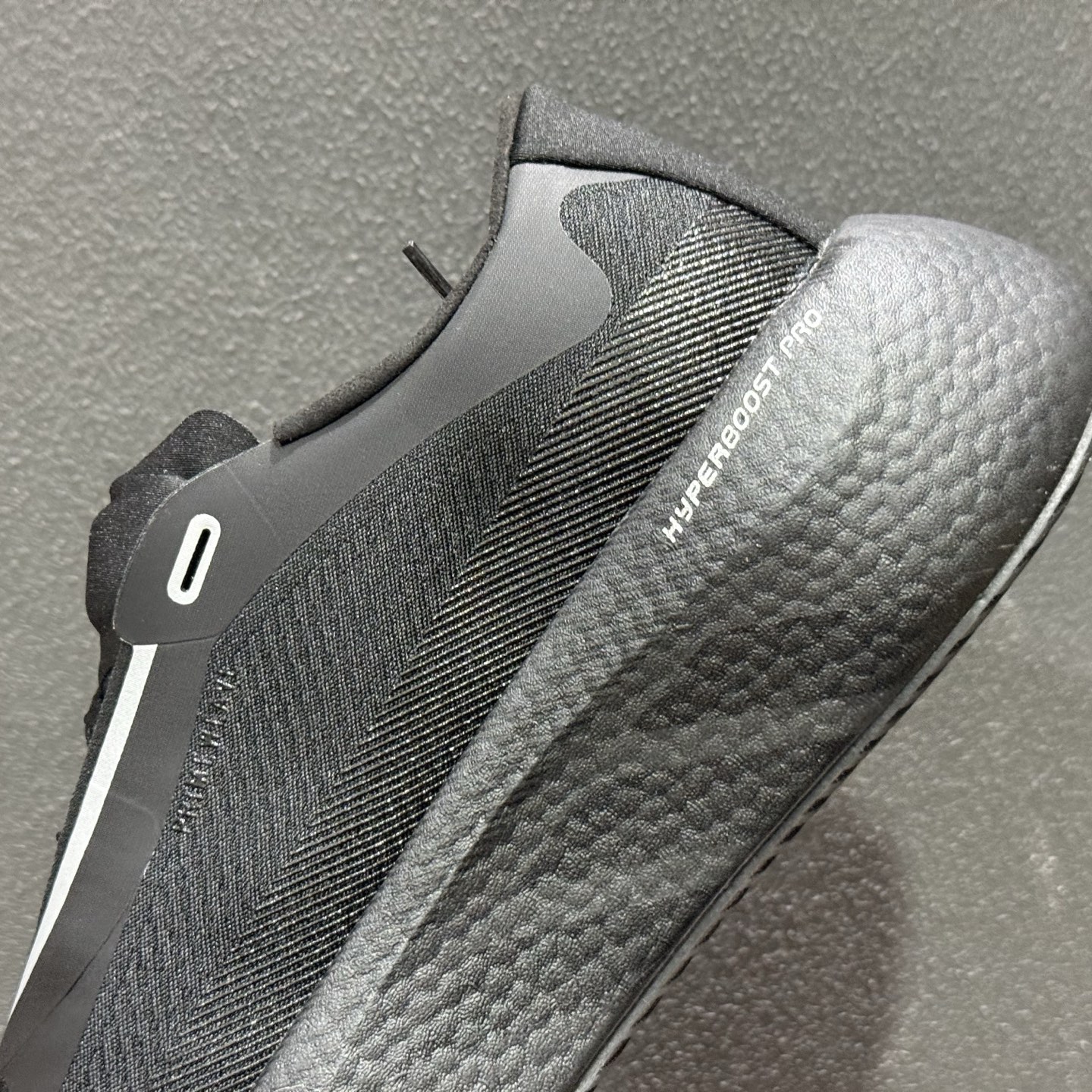 adidas HYPER BOOST EDGE M 全掌爆米花回弹大底 复古网面透气跑步鞋 KI1922-111-Top High Quatity Cheap Sneakers Fashion Clothing Clothes Bags handbags Shoes of all Brand wholesale With The best Quality And Beautiful Price from China Factory Chinese suppliers wholesaler seller adidas HYPER BOOST EDGE M 全掌爆米花回弹大底 复古网面透气跑步鞋 KI1922-111
