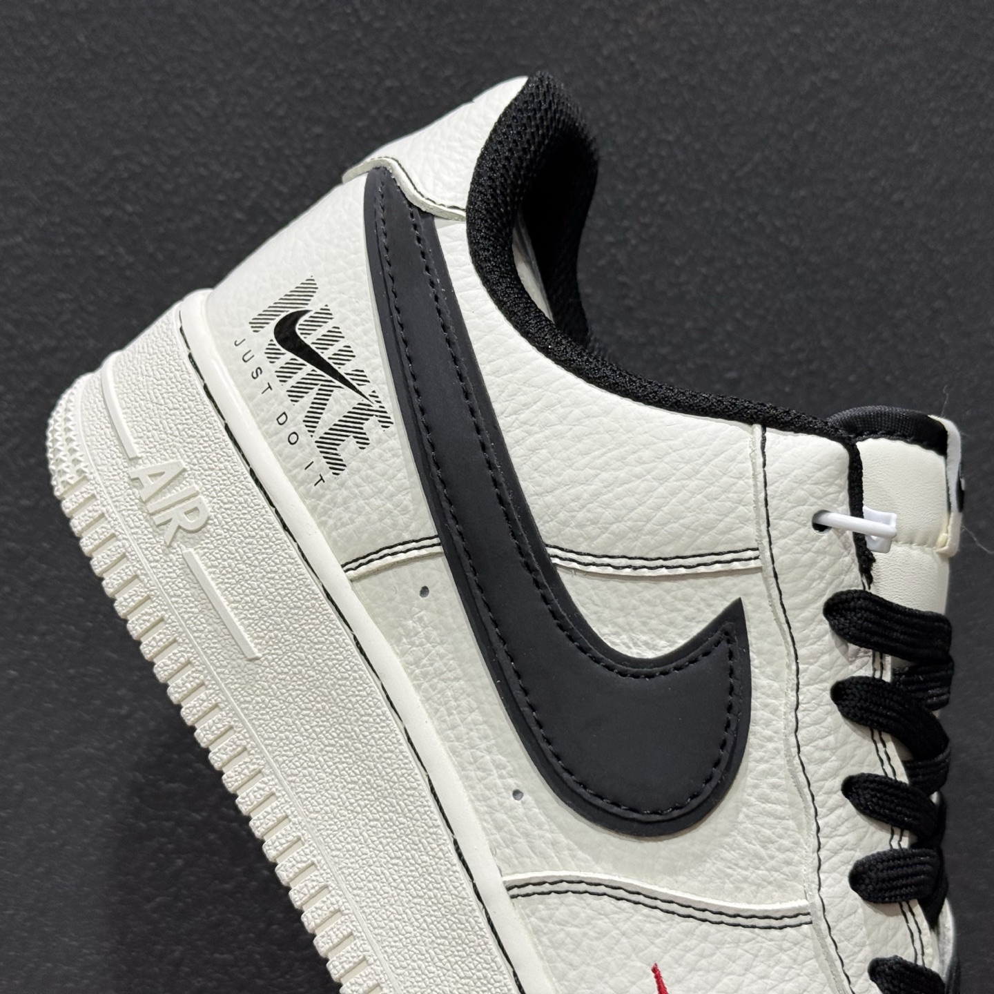 黑白经典 百搭王炸 NIKE AIR FORCE 1 白黑勾款 以经典白黑配色 MM3399-826-Top High Quatity Cheap Sneakers Fashion Clothing Clothes Bags handbags Shoes of all Brand wholesale With The best Quality And Beautiful Price from China Factory Chinese suppliers wholesaler seller 黑白经典 百搭王炸 NIKE AIR FORCE 1 白黑勾款 以经典白黑配色 MM3399-826
