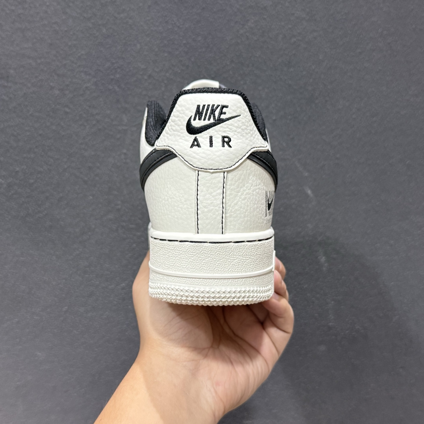 黑白经典 百搭王炸 NIKE AIR FORCE 1 白黑勾款 以经典白黑配色 MM3399-826-Top High Quatity Cheap Sneakers Fashion Clothing Clothes Bags handbags Shoes of all Brand wholesale With The best Quality And Beautiful Price from China Factory Chinese suppliers wholesaler seller 黑白经典 百搭王炸 NIKE AIR FORCE 1 白黑勾款 以经典白黑配色 MM3399-826