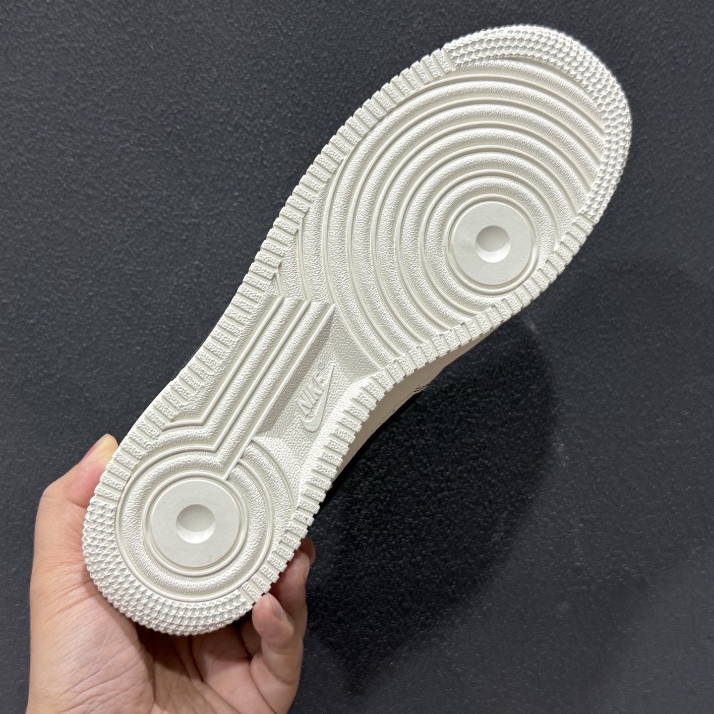 黑白经典 百搭王炸 NIKE AIR FORCE 1 白黑勾款 以经典白黑配色 MM3399-826-Top High Quatity Cheap Sneakers Fashion Clothing Clothes Bags handbags Shoes of all Brand wholesale With The best Quality And Beautiful Price from China Factory Chinese suppliers wholesaler seller 黑白经典 百搭王炸 NIKE AIR FORCE 1 白黑勾款 以经典白黑配色 MM3399-826