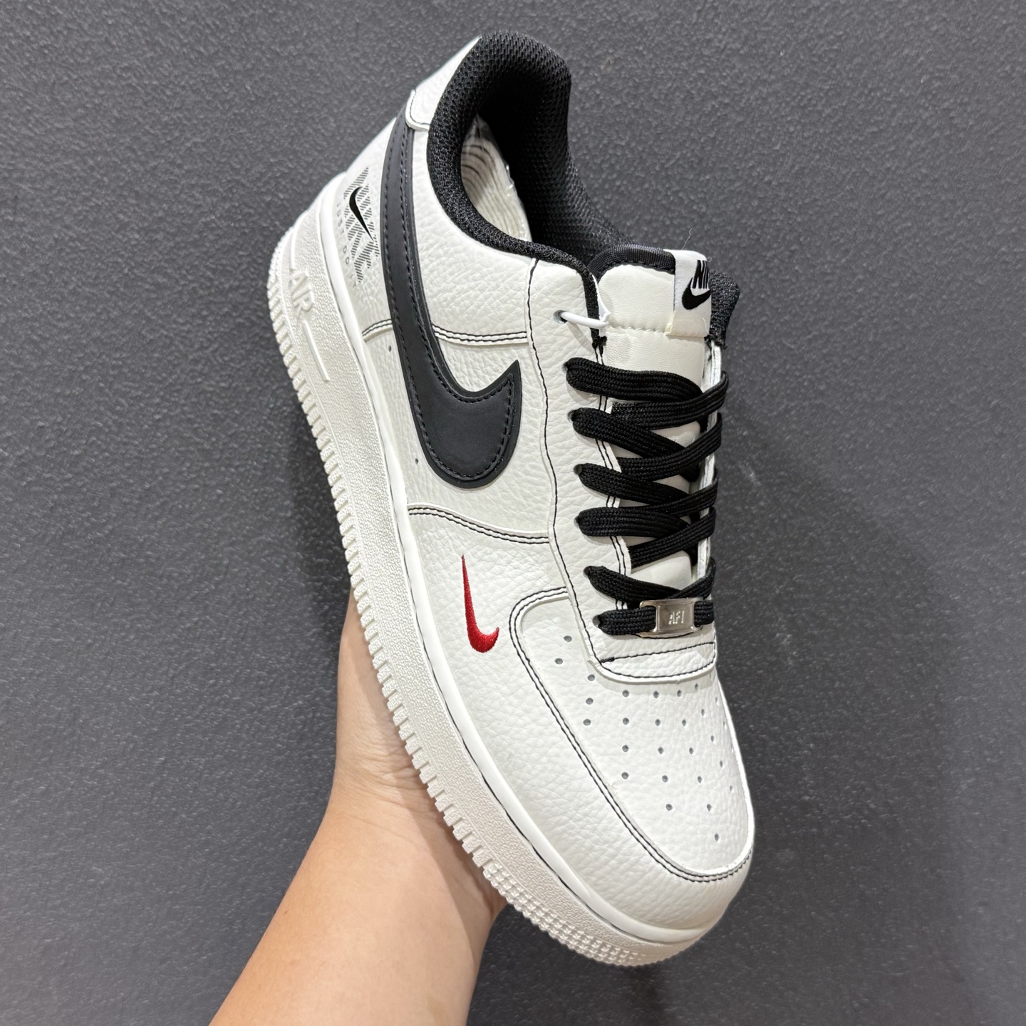 黑白经典 百搭王炸 NIKE AIR FORCE 1 白黑勾款 以经典白黑配色 MM3399-826-Top High Quatity Cheap Sneakers Fashion Clothing Clothes Bags handbags Shoes of all Brand wholesale With The best Quality And Beautiful Price from China Factory Chinese suppliers wholesaler seller 黑白经典 百搭王炸 NIKE AIR FORCE 1 白黑勾款 以经典白黑配色 MM3399-826