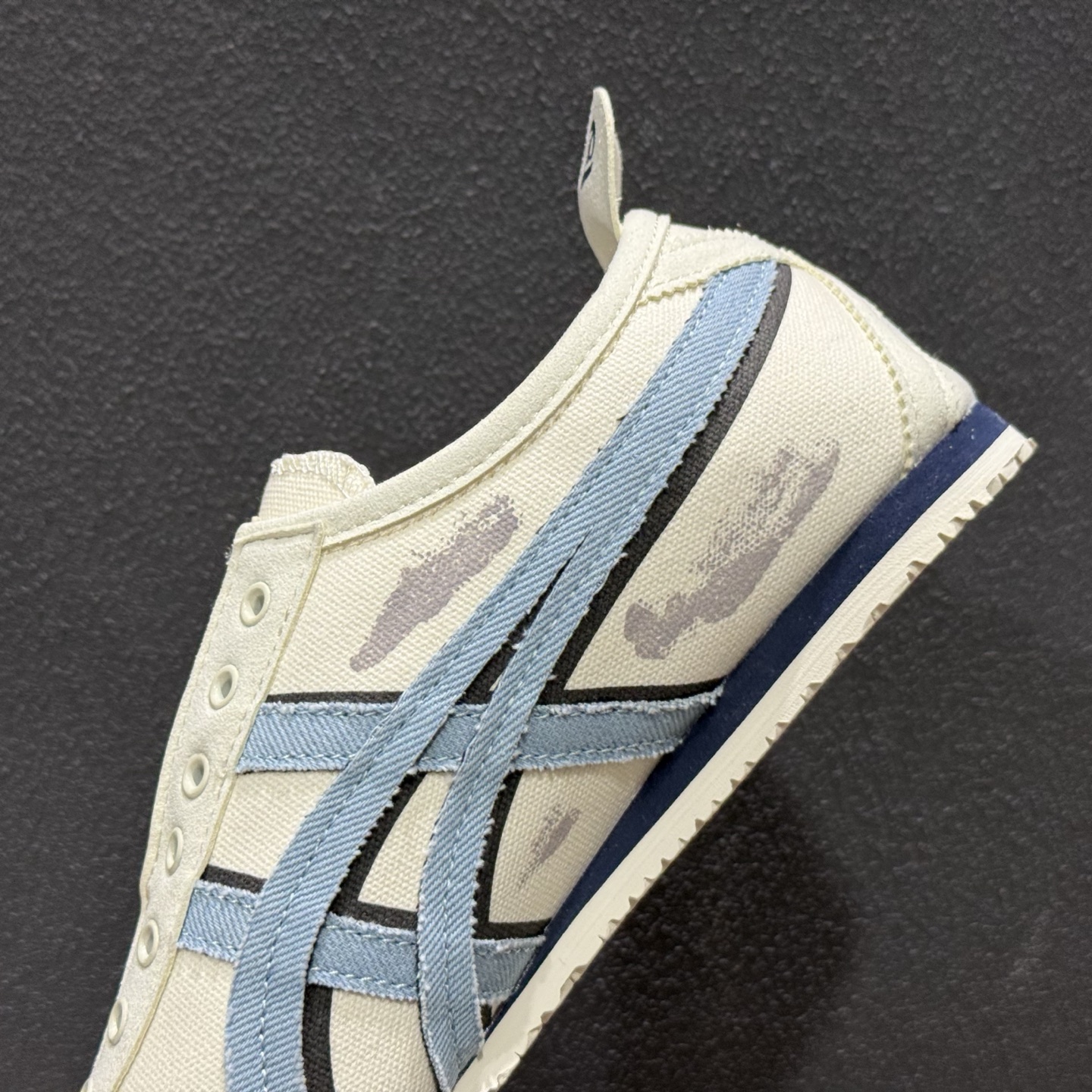 亚瑟士OnitsukaTiger/鬼冢虎 Mexico 66 SLIP-ON 经典低帮休闲板鞋 1183A360-205-Top High Quatity Cheap Sneakers Fashion Clothing Clothes Bags handbags Shoes of all Brand wholesale With The best Quality And Beautiful Price from China Factory Chinese suppliers wholesaler seller 亚瑟士OnitsukaTiger/鬼冢虎 Mexico 66 SLIP-ON 经典低帮休闲板鞋 1183A360-205