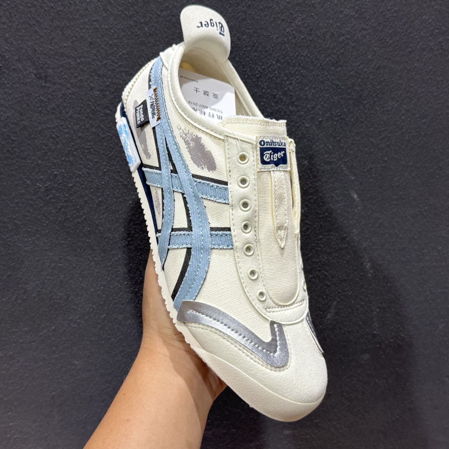 亚瑟士OnitsukaTiger/鬼冢虎 Mexico 66 SLIP-ON 经典低帮休闲板鞋 1183A360-205-Top High Quatity Cheap Sneakers Fashion Clothing Clothes Bags handbags Shoes of all Brand wholesale With The best Quality And Beautiful Price from China Factory Chinese suppliers wholesaler seller 亚瑟士OnitsukaTiger/鬼冢虎 Mexico 66 SLIP-ON 经典低帮休闲板鞋 1183A360-205