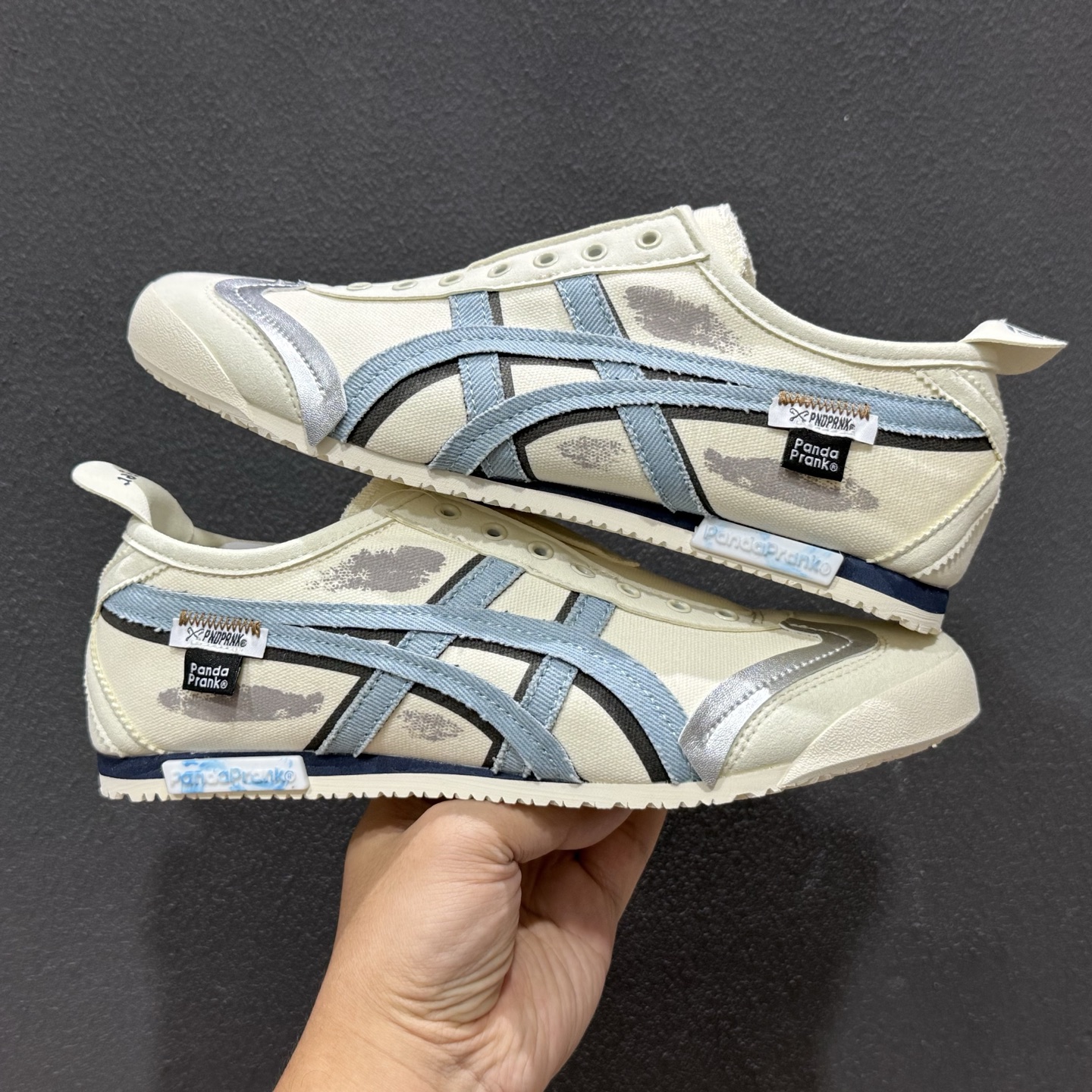 亚瑟士OnitsukaTiger/鬼冢虎 Mexico 66 SLIP-ON 经典低帮休闲板鞋 1183A360-205-Top High Quatity Cheap Sneakers Fashion Clothing Clothes Bags handbags Shoes of all Brand wholesale With The best Quality And Beautiful Price from China Factory Chinese suppliers wholesaler seller 亚瑟士OnitsukaTiger/鬼冢虎 Mexico 66 SLIP-ON 经典低帮休闲板鞋 1183A360-205