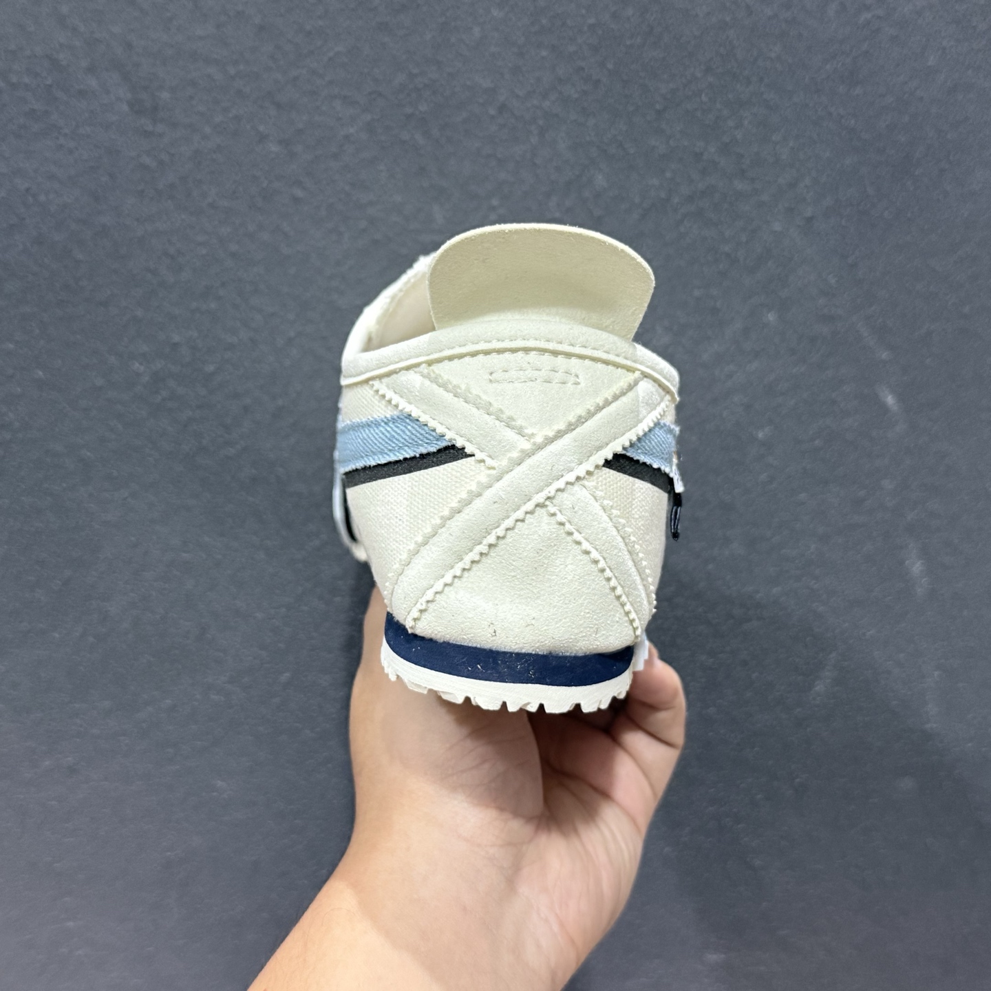 亚瑟士OnitsukaTiger/鬼冢虎 Mexico 66 SLIP-ON 经典低帮休闲板鞋 1183A360-205-Top High Quatity Cheap Sneakers Fashion Clothing Clothes Bags handbags Shoes of all Brand wholesale With The best Quality And Beautiful Price from China Factory Chinese suppliers wholesaler seller 亚瑟士OnitsukaTiger/鬼冢虎 Mexico 66 SLIP-ON 经典低帮休闲板鞋 1183A360-205