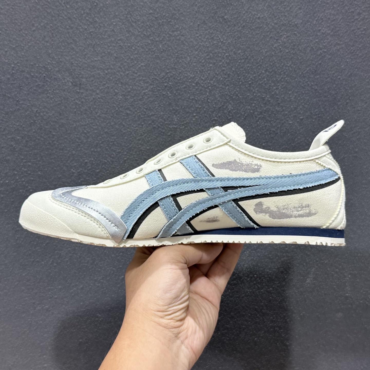 亚瑟士OnitsukaTiger/鬼冢虎 Mexico 66 SLIP-ON 经典低帮休闲板鞋 1183A360-205-Top High Quatity Cheap Sneakers Fashion Clothing Clothes Bags handbags Shoes of all Brand wholesale With The best Quality And Beautiful Price from China Factory Chinese suppliers wholesaler seller 亚瑟士OnitsukaTiger/鬼冢虎 Mexico 66 SLIP-ON 经典低帮休闲板鞋 1183A360-205
