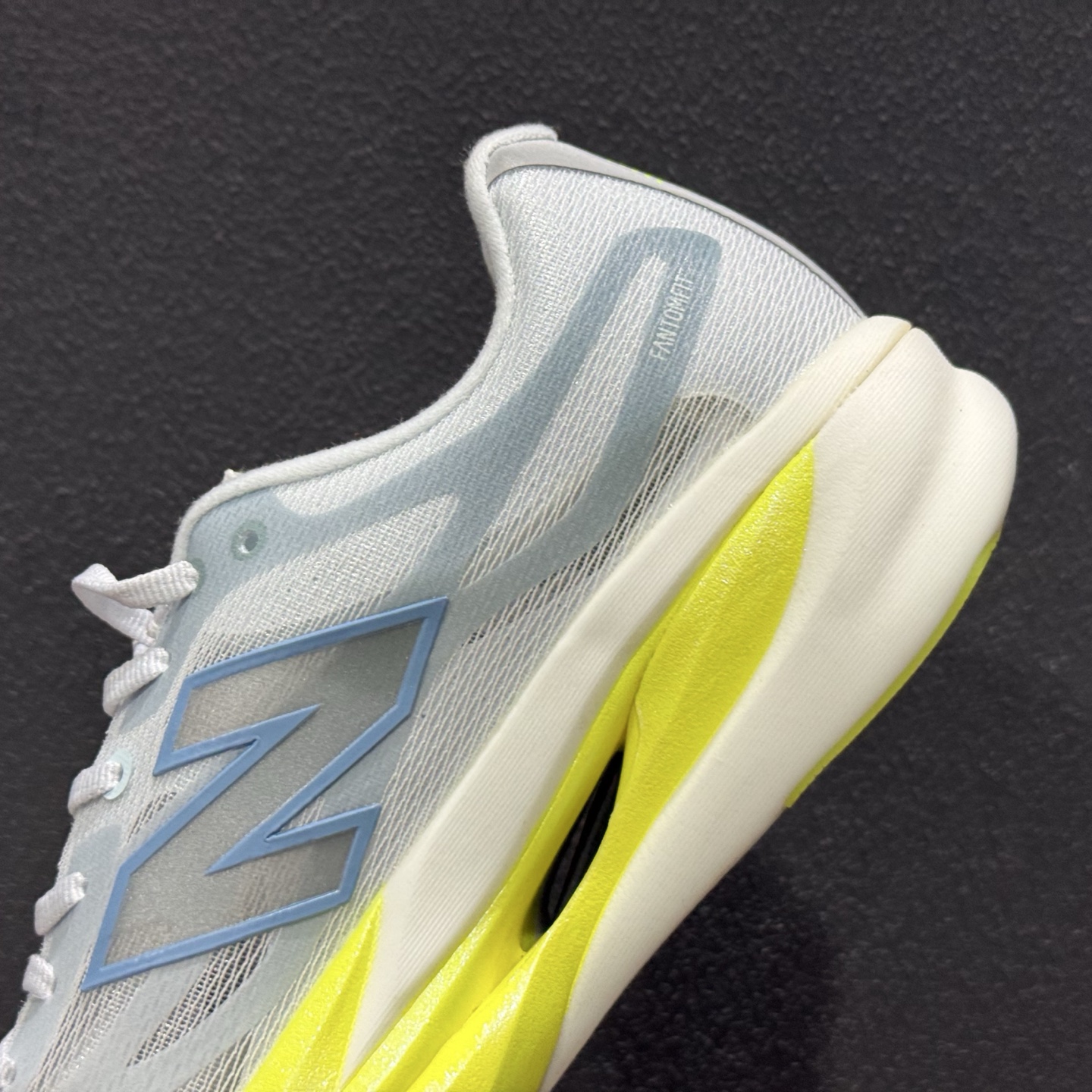 New Balance FuelCell系列 超轻量化低帮休闲运动慢跑鞋 MFCXBL6-132-Top High Quatity Cheap Sneakers Fashion Clothing Clothes Bags handbags Shoes of all Brand wholesale With The best Quality And Beautiful Price from China Factory Chinese suppliers wholesaler seller New Balance FuelCell系列 超轻量化低帮休闲运动慢跑鞋 MFCXBL6-132