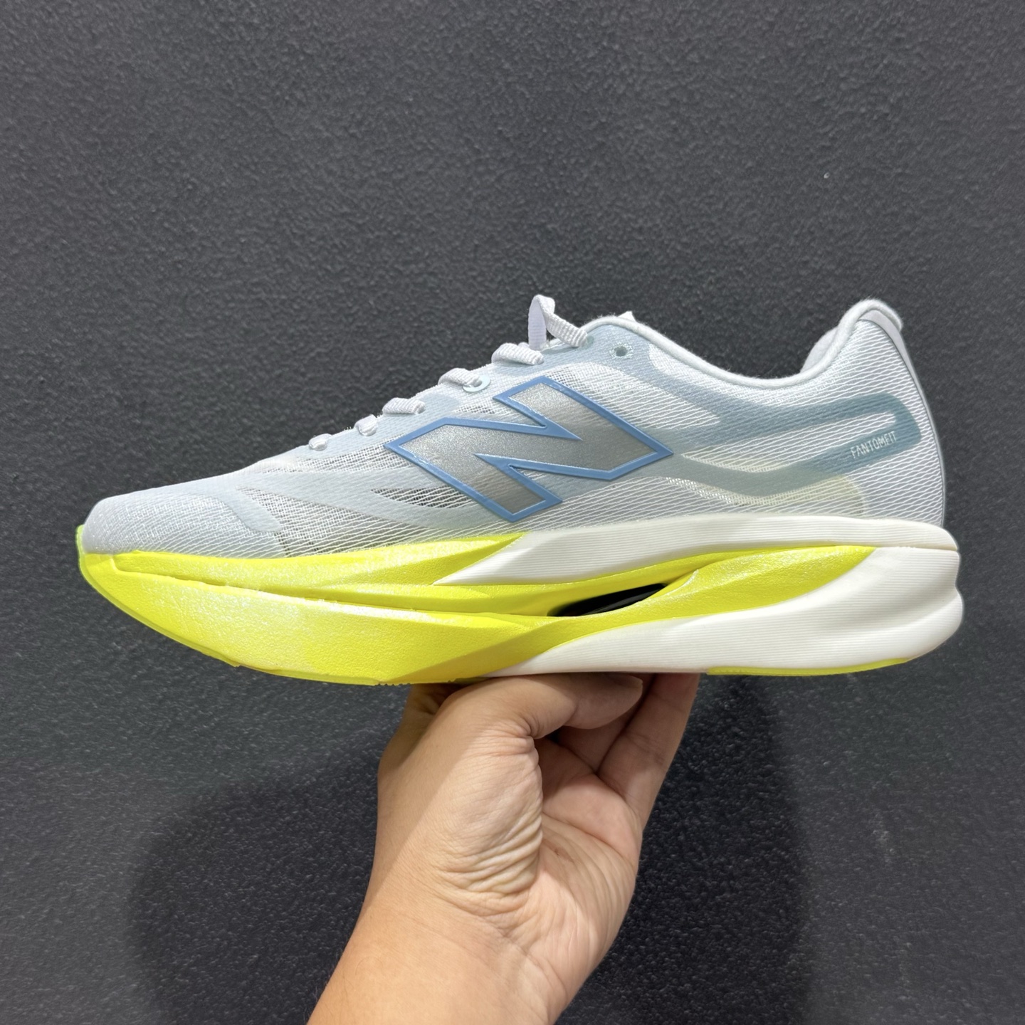 New Balance FuelCell系列 超轻量化低帮休闲运动慢跑鞋 MFCXBL6-132-Top High Quatity Cheap Sneakers Fashion Clothing Clothes Bags handbags Shoes of all Brand wholesale With The best Quality And Beautiful Price from China Factory Chinese suppliers wholesaler seller New Balance FuelCell系列 超轻量化低帮休闲运动慢跑鞋 MFCXBL6-132