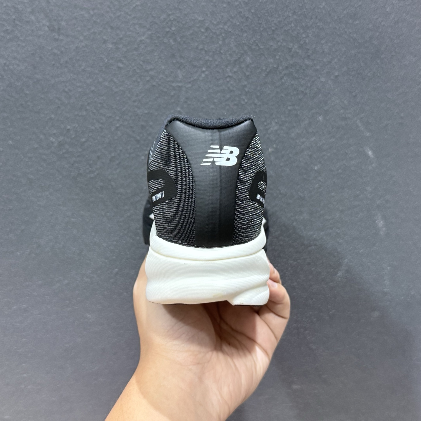 New Balance FuelCell系列 超轻量化低帮休闲运动慢跑鞋 MFCXBW6-132-Top High Quatity Cheap Sneakers Fashion Clothing Clothes Bags handbags Shoes of all Brand wholesale With The best Quality And Beautiful Price from China Factory Chinese suppliers wholesaler seller New Balance FuelCell系列 超轻量化低帮休闲运动慢跑鞋 MFCXBW6-132
