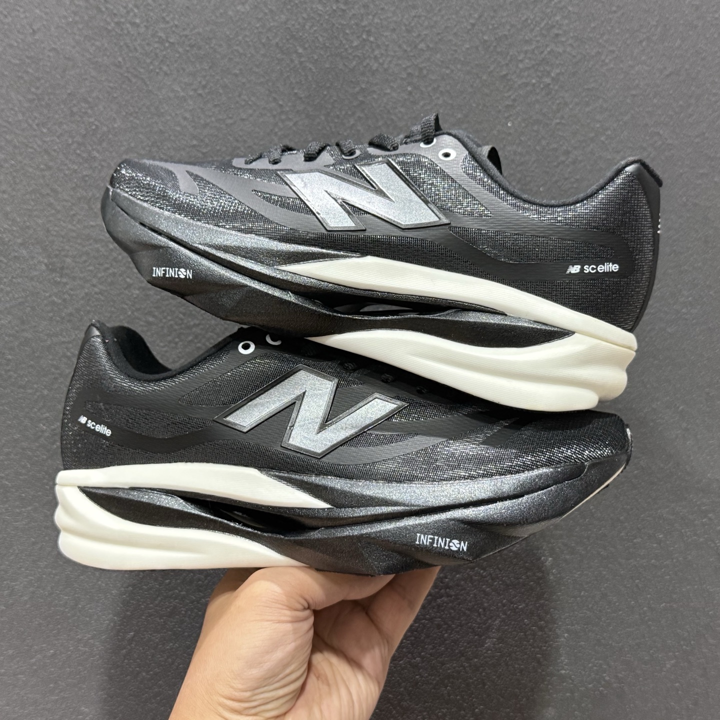 New Balance FuelCell系列 超轻量化低帮休闲运动慢跑鞋 MFCXBW6-132-Top High Quatity Cheap Sneakers Fashion Clothing Clothes Bags handbags Shoes of all Brand wholesale With The best Quality And Beautiful Price from China Factory Chinese suppliers wholesaler seller New Balance FuelCell系列 超轻量化低帮休闲运动慢跑鞋 MFCXBW6-132