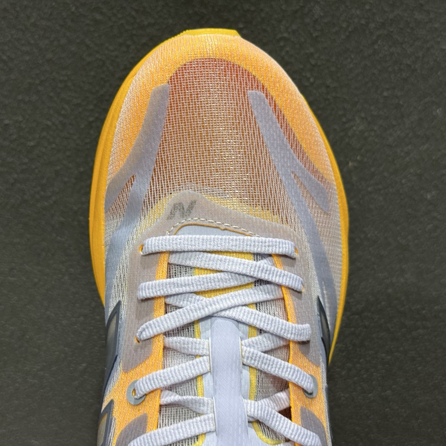 New Balance FuelCell系列 超轻量化低帮休闲运动慢跑鞋 MFCXBY6-132 New Balance FuelCell系列 超轻量化低帮休闲运动慢跑鞋 MFCXBY6-132