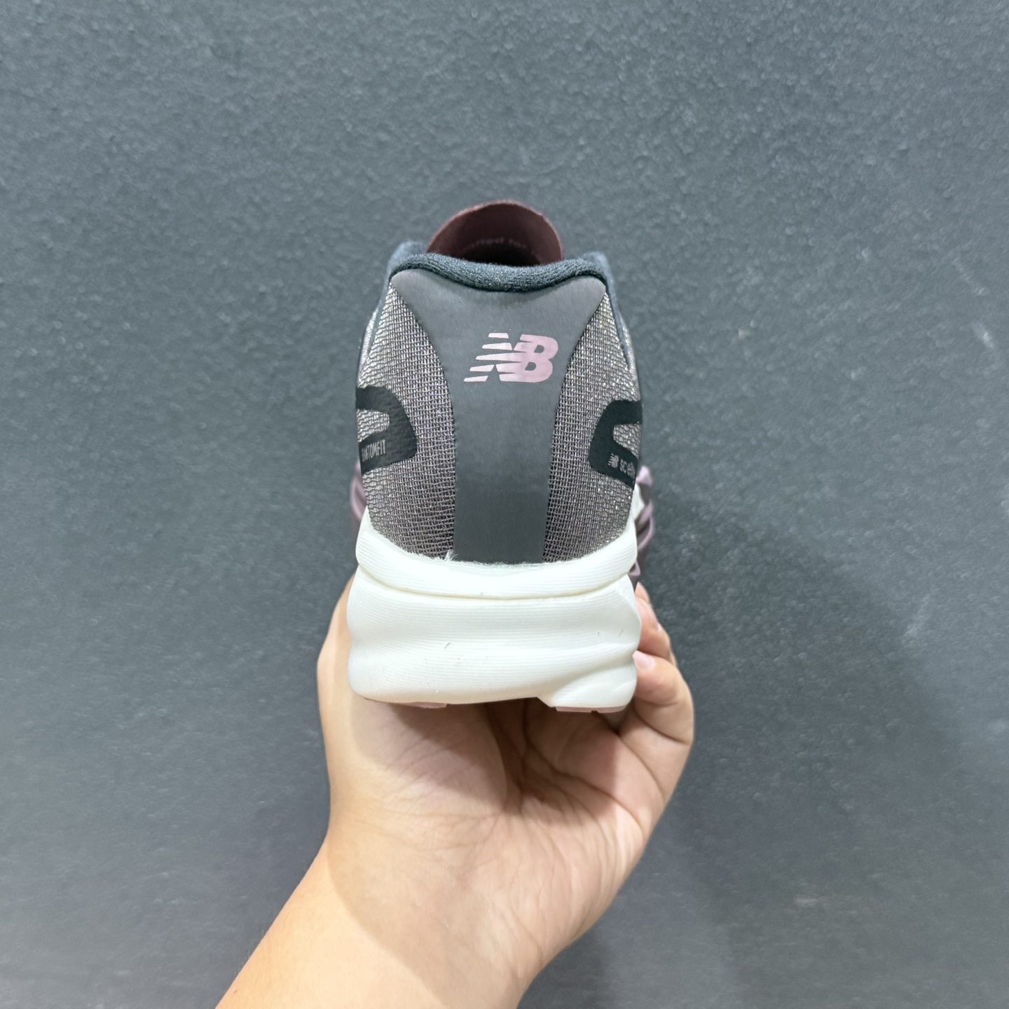 New Balance FuelCell系列 超轻量化低帮休闲运动慢跑鞋 MFCXVT6-132-Top High Quatity Cheap Sneakers Fashion Clothing Clothes Bags handbags Shoes of all Brand wholesale With The best Quality And Beautiful Price from China Factory Chinese suppliers wholesaler seller New Balance FuelCell系列 超轻量化低帮休闲运动慢跑鞋 MFCXVT6-132