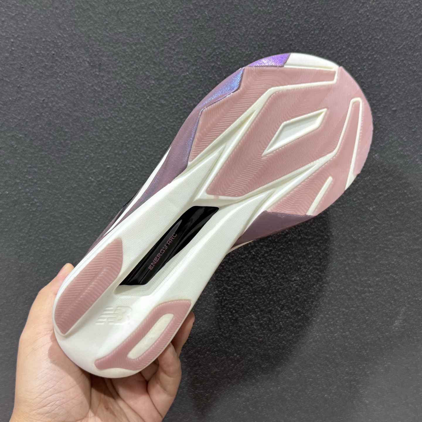 New Balance FuelCell系列 超轻量化低帮休闲运动慢跑鞋 MFCXVT6-132-Top High Quatity Cheap Sneakers Fashion Clothing Clothes Bags handbags Shoes of all Brand wholesale With The best Quality And Beautiful Price from China Factory Chinese suppliers wholesaler seller New Balance FuelCell系列 超轻量化低帮休闲运动慢跑鞋 MFCXVT6-132