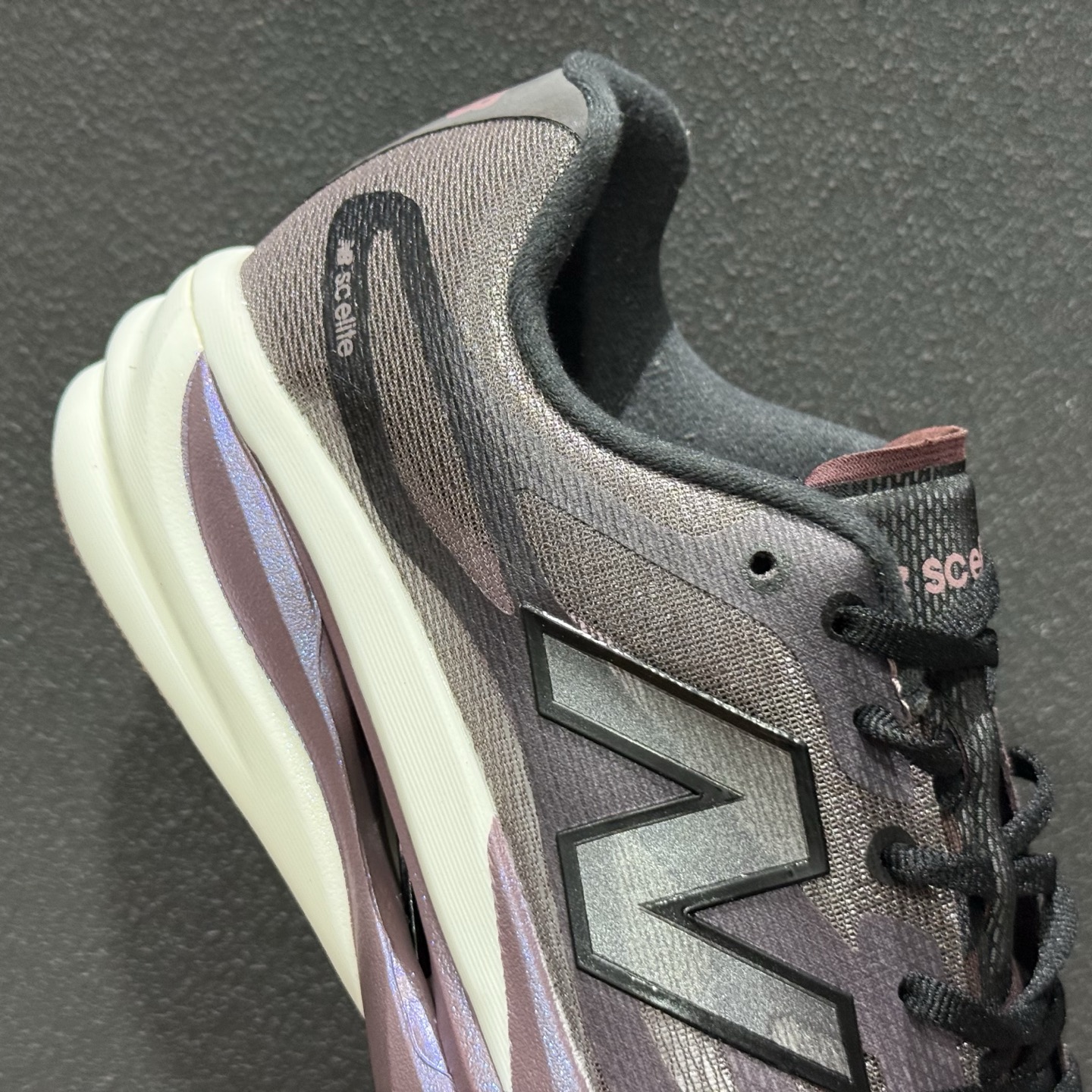 New Balance FuelCell系列 超轻量化低帮休闲运动慢跑鞋 MFCXVT6-132-Top High Quatity Cheap Sneakers Fashion Clothing Clothes Bags handbags Shoes of all Brand wholesale With The best Quality And Beautiful Price from China Factory Chinese suppliers wholesaler seller New Balance FuelCell系列 超轻量化低帮休闲运动慢跑鞋 MFCXVT6-132