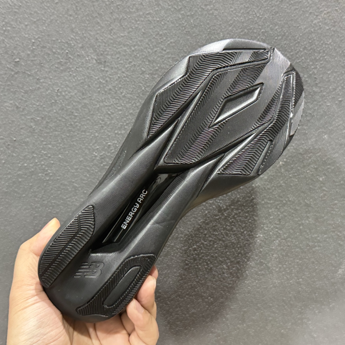 New Balance FuelCell系列 超轻量化低帮休闲运动慢跑鞋 MFCXDV6-132-Top High Quatity Cheap Sneakers Fashion Clothing Clothes Bags handbags Shoes of all Brand wholesale With The best Quality And Beautiful Price from China Factory Chinese suppliers wholesaler seller New Balance FuelCell系列 超轻量化低帮休闲运动慢跑鞋 MFCXDV6-132