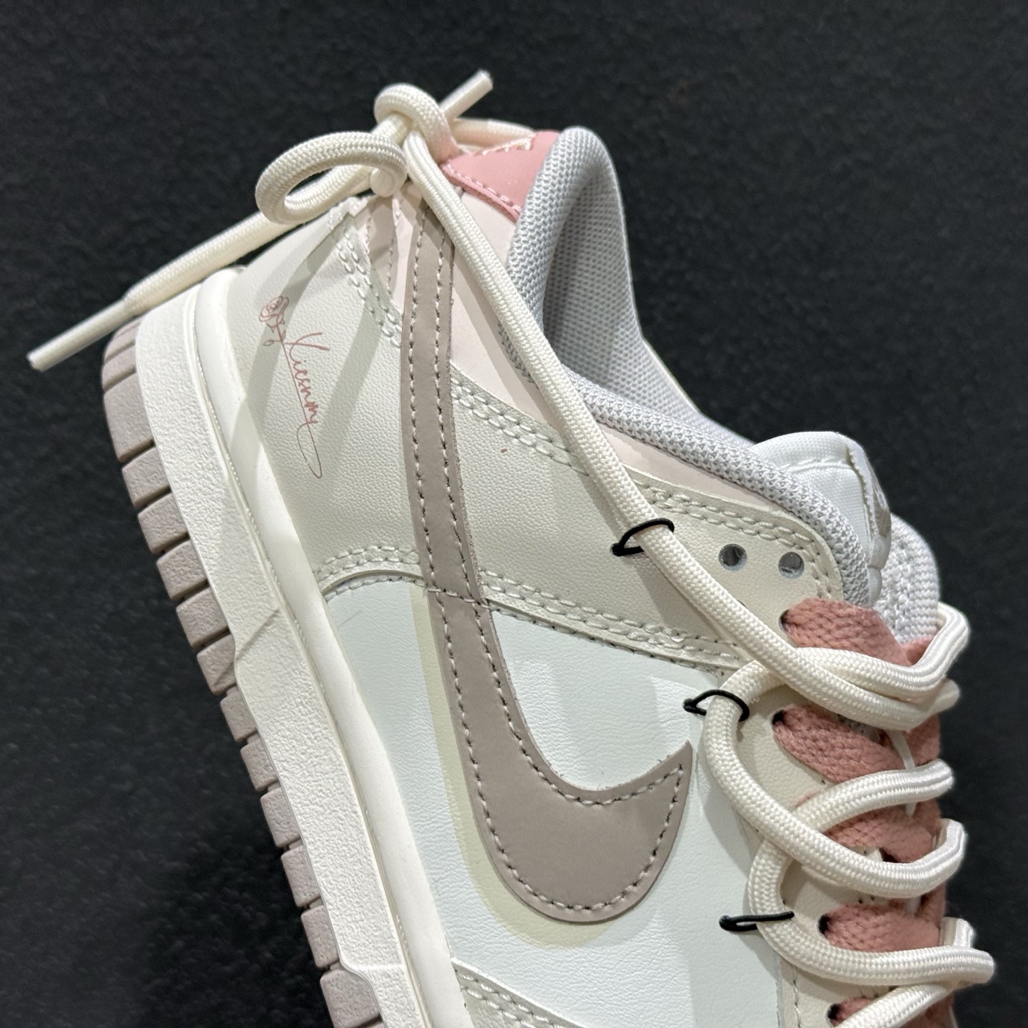 Nike SB Dunk Low 绑带低帮休闲滑板鞋 PG0510-057 Nike SB Dunk Low 绑带低帮休闲滑板鞋 PG0510-057