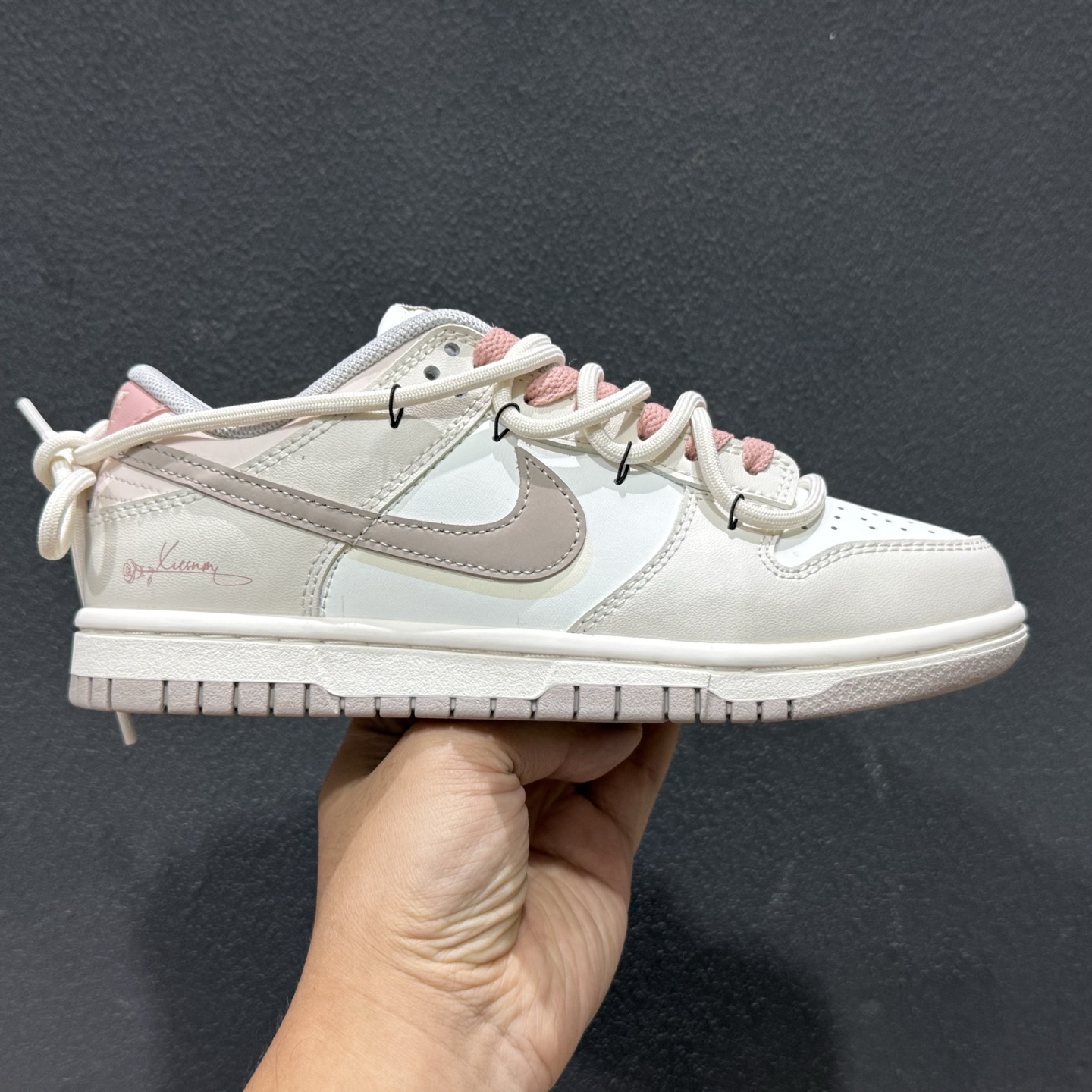 Nike SB Dunk Low 绑带低帮休闲滑板鞋 PG0510-057 Nike SB Dunk Low 绑带低帮休闲滑板鞋 PG0510-057