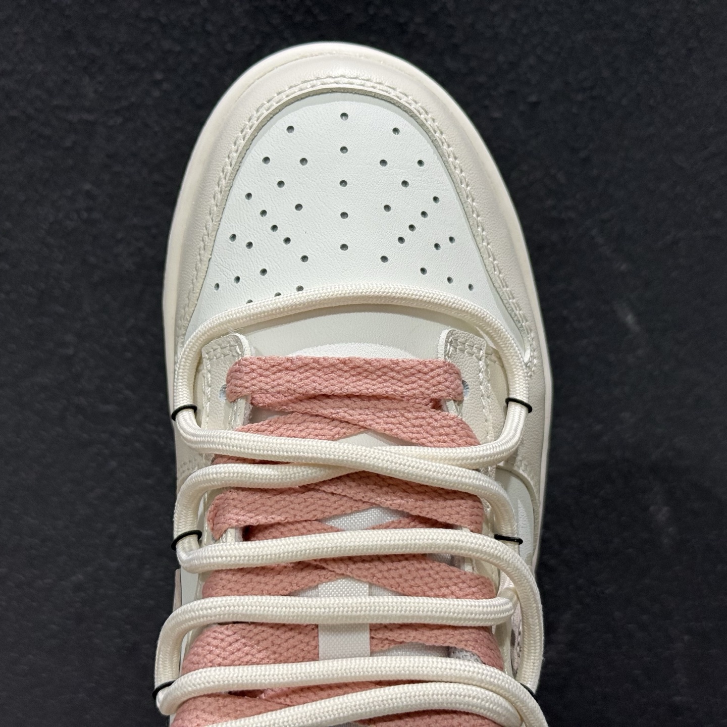 Nike SB Dunk Low 绑带低帮休闲滑板鞋 PG0510-057 Nike SB Dunk Low 绑带低帮休闲滑板鞋 PG0510-057