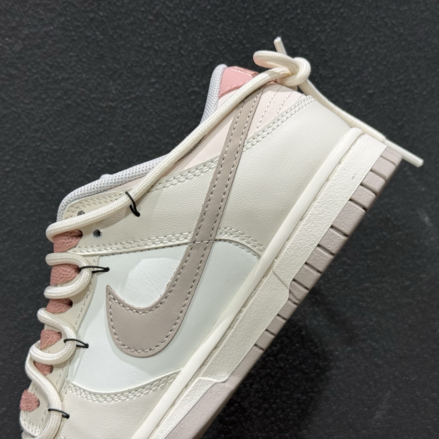 Nike SB Dunk Low 绑带低帮休闲滑板鞋 PG0510-057 Nike SB Dunk Low 绑带低帮休闲滑板鞋 PG0510-057