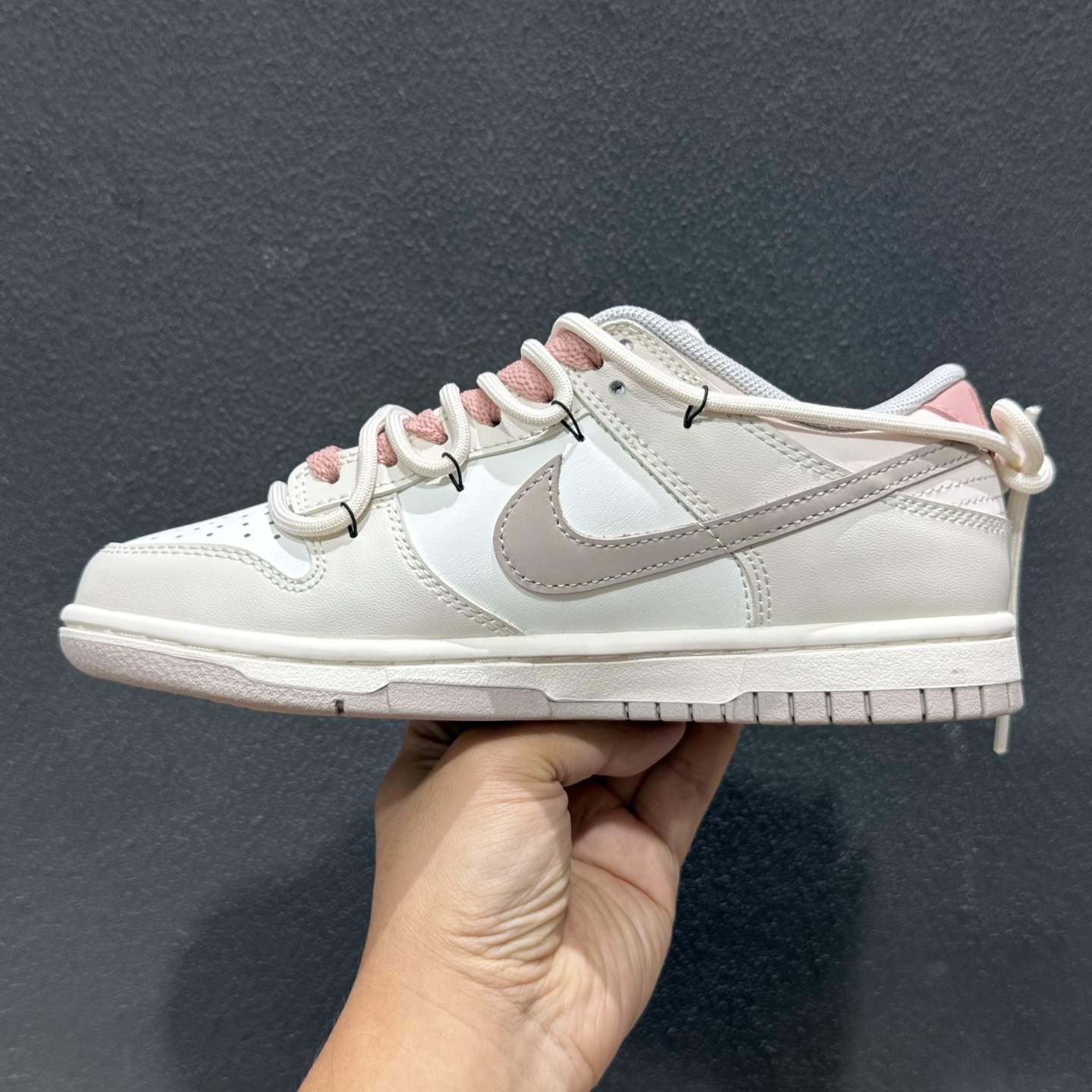 Nike SB Dunk Low 绑带低帮休闲滑板鞋 PG0510-057 Nike SB Dunk Low 绑带低帮休闲滑板鞋 PG0510-057