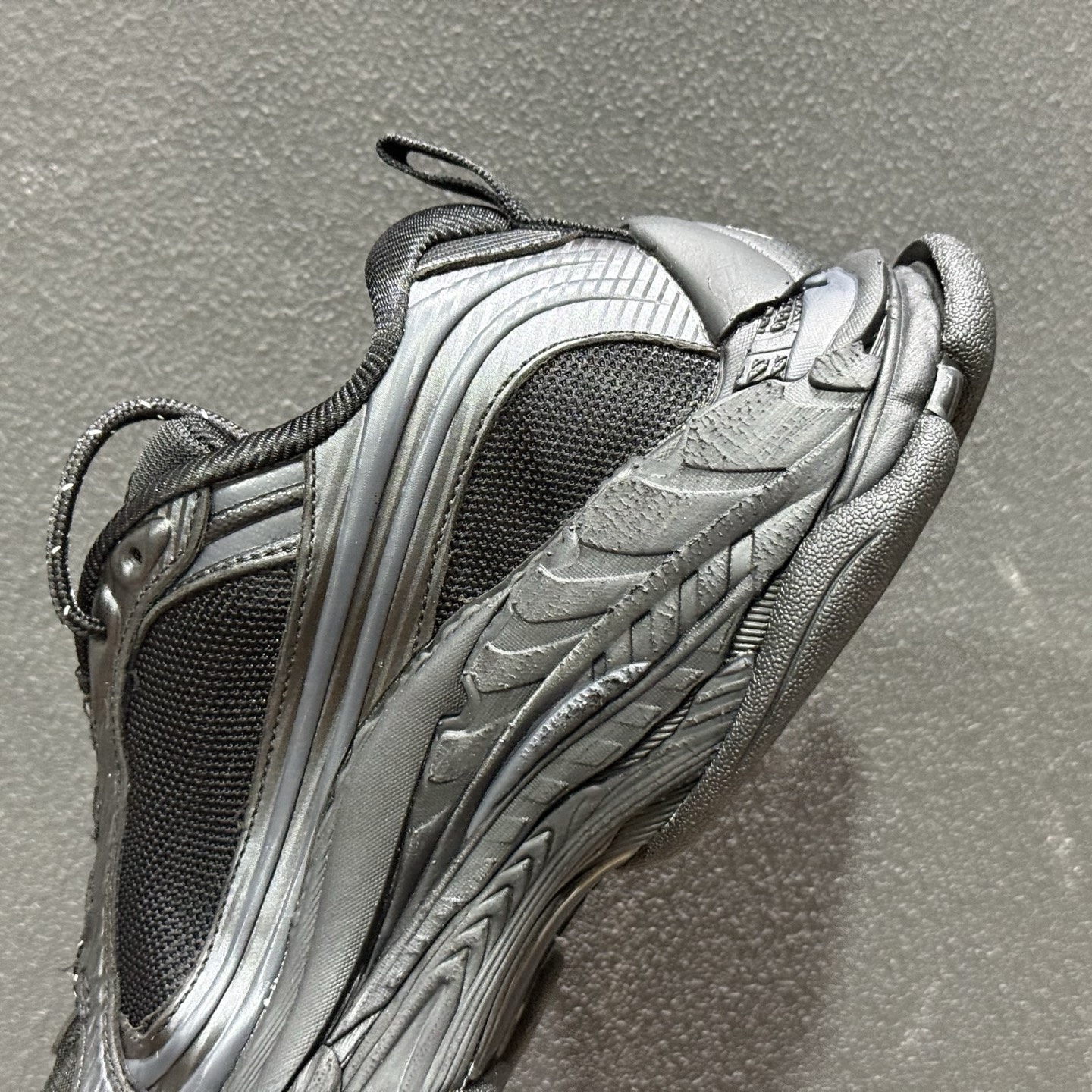 Balenciaga巴黎世家 Triple S .2 Gradient-Top High Quatity Cheap Sneakers Fashion Clothing Clothes Bags handbags Shoes of all Brand wholesale With The best Quality And Beautiful Price from China Factory Chinese suppliers wholesaler seller Balenciaga巴黎世家 Triple S .2 Gradient